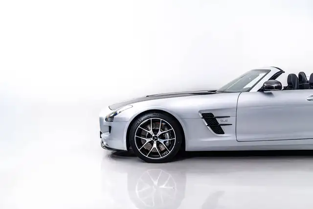 Mercedes-Benz SLS view 12