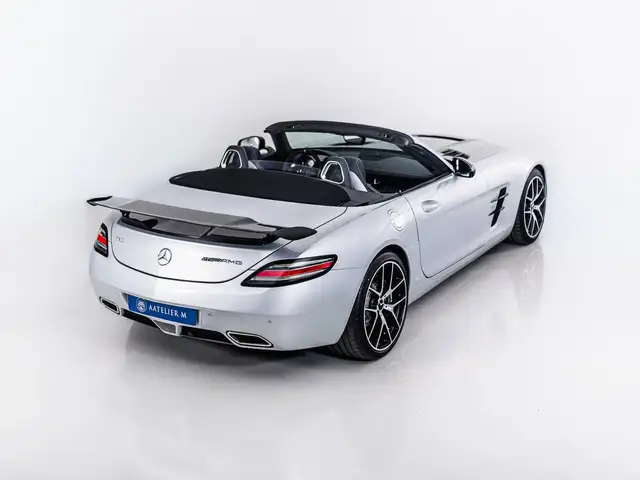 Mercedes-Benz SLS view 7