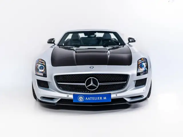 Mercedes-Benz SLS view 5