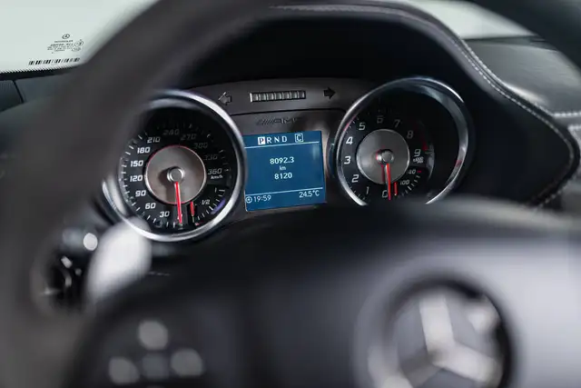 Mercedes-Benz SLS view 14