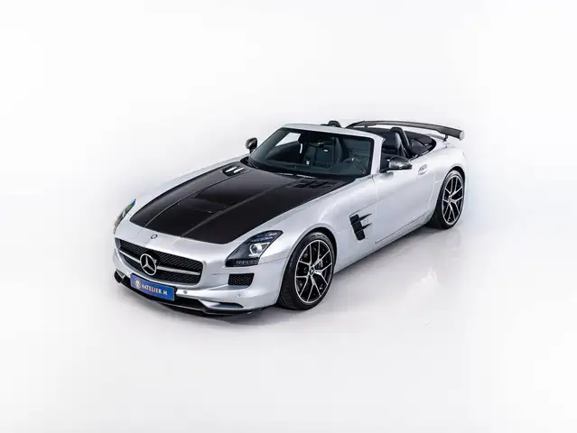 Mercedes-Benz SLS view 6