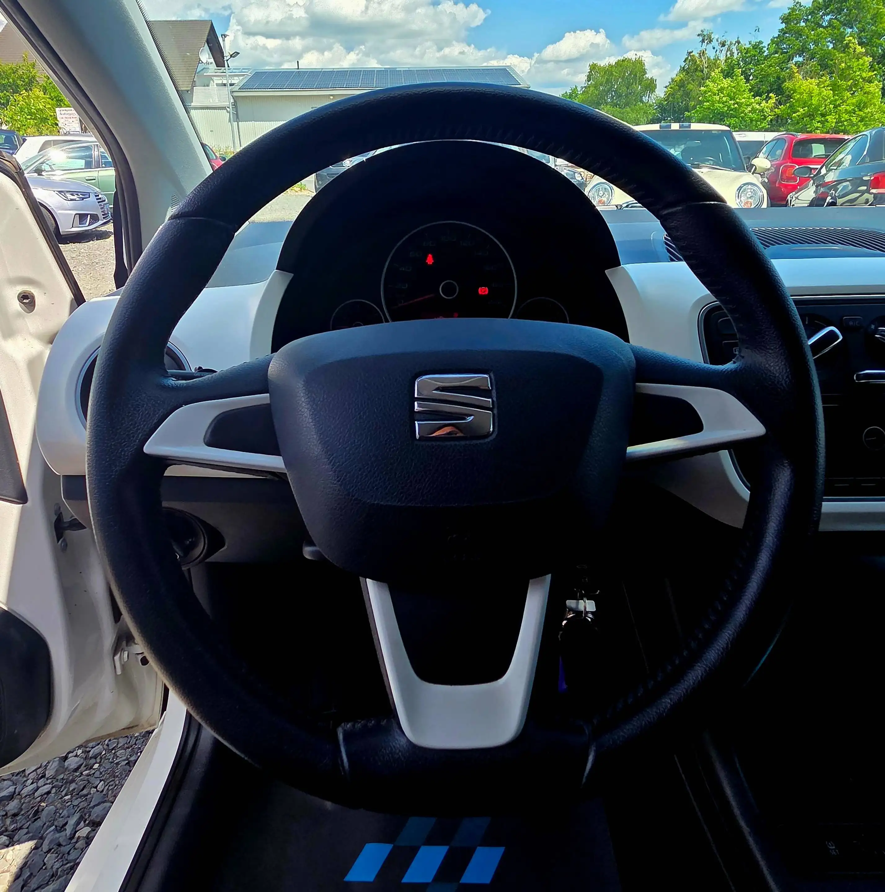 SEAT Mii Chic, Sound System, Sitzheizung, Tempomat, Klima — photo 10