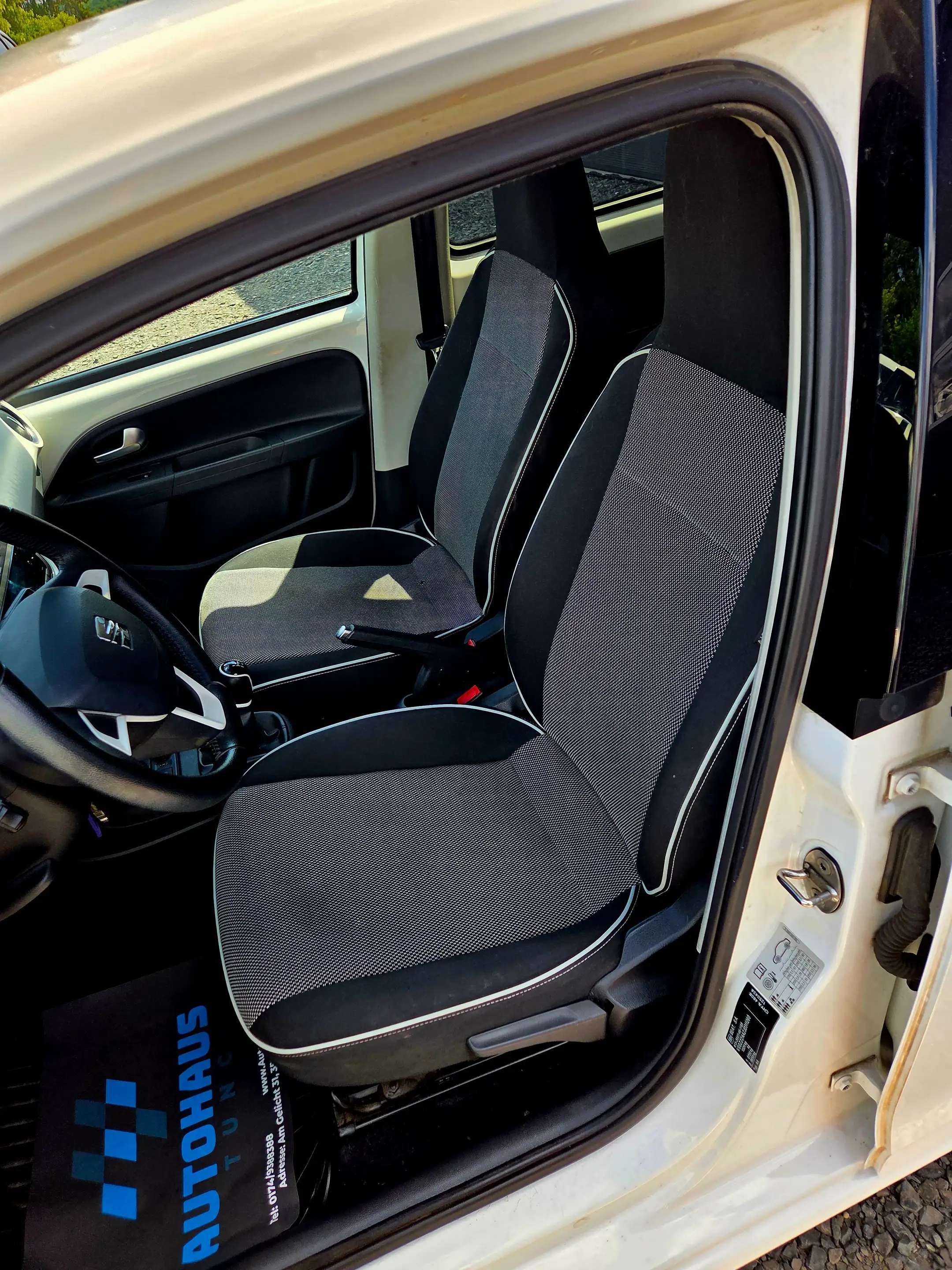 SEAT Mii Chic, Sound System, Sitzheizung, Tempomat, Klima — photo 8