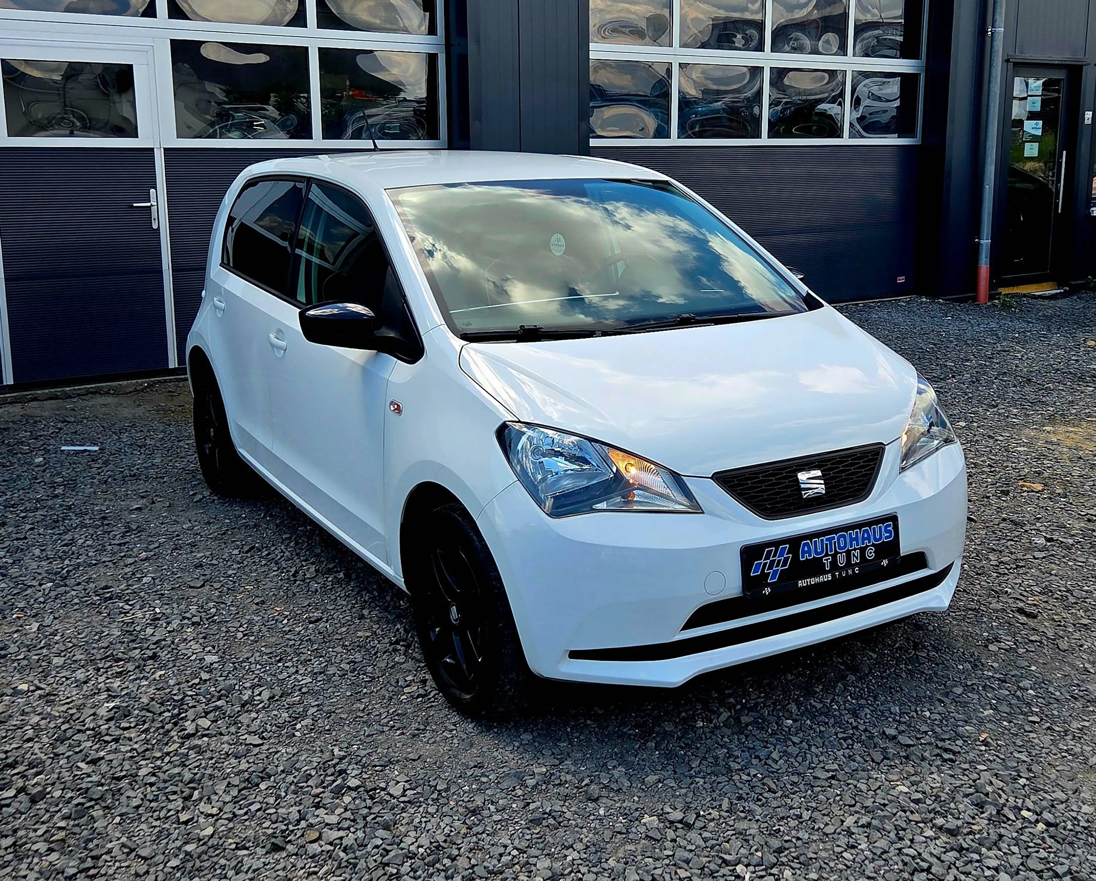 SEAT Mii Chic, Sound System, Sitzheizung, Tempomat, Klima — photo 3
