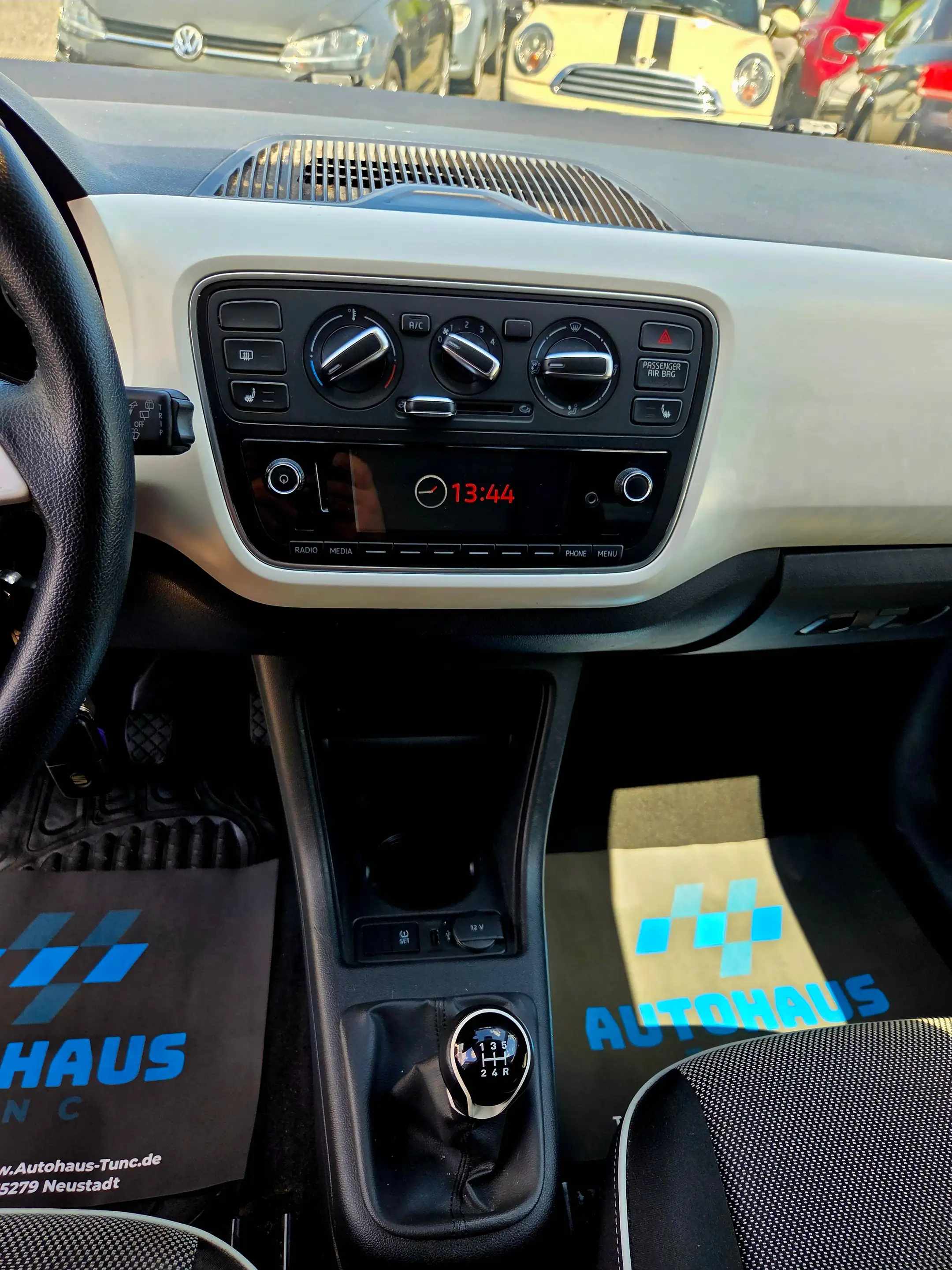 SEAT Mii Chic, Sound System, Sitzheizung, Tempomat, Klima — photo 9