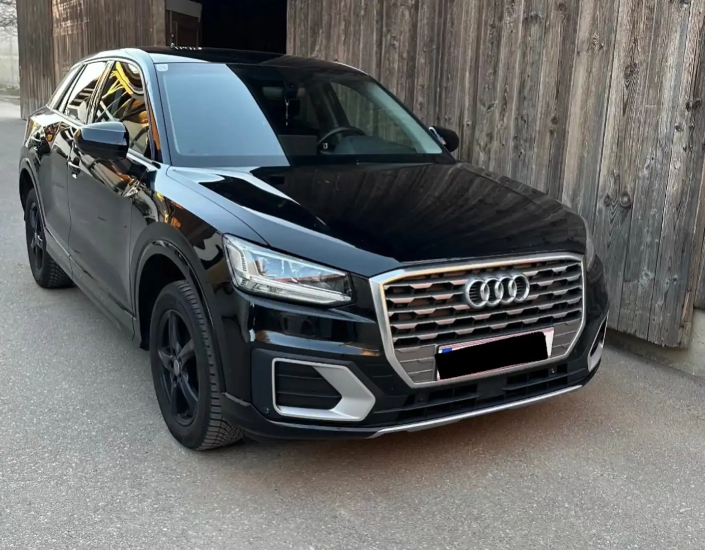 Audi Q2 1,6 TDI Sport Schwarz - 2