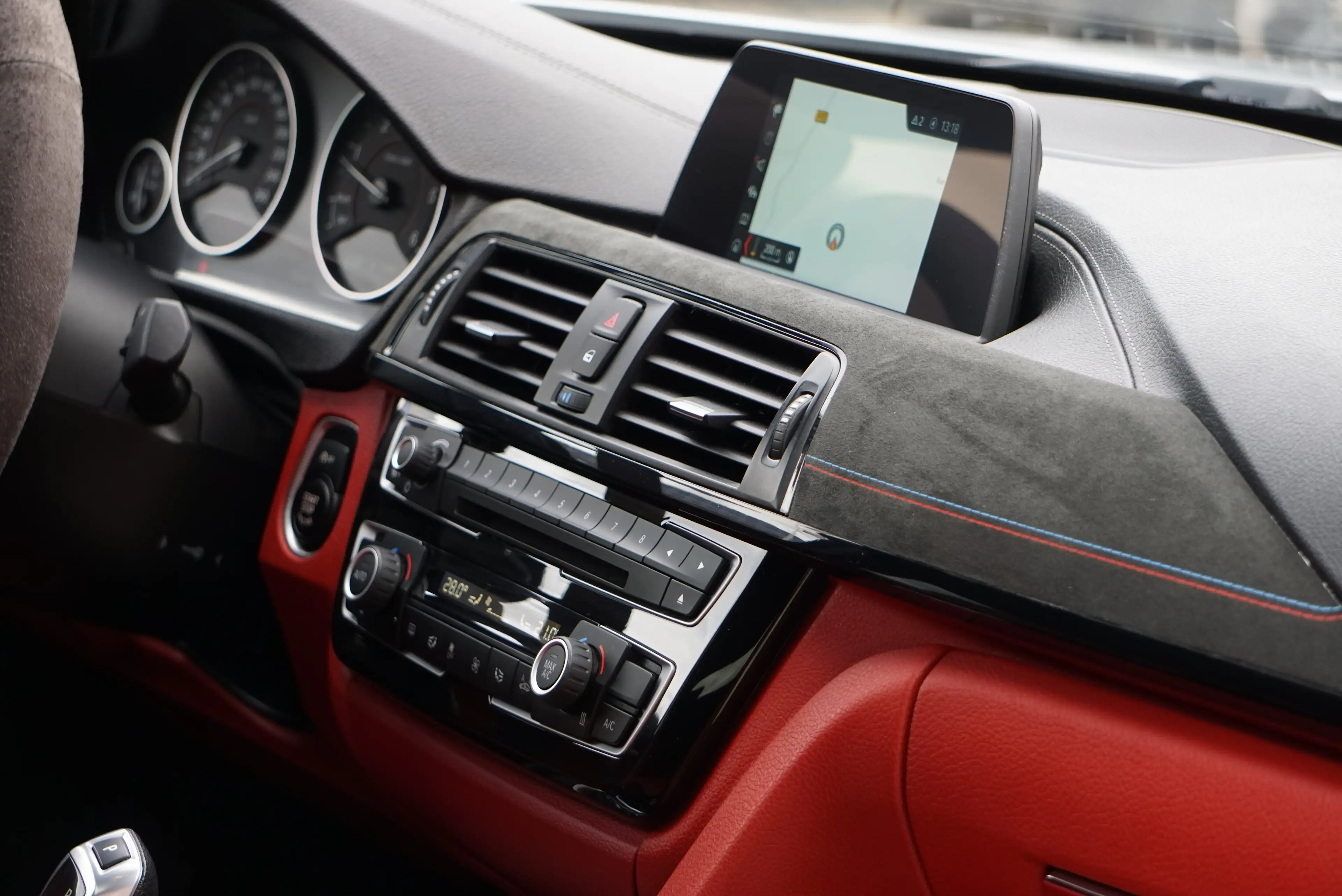 BMW 418 Gran Coupé PACK M AUTO NAVI PDC TOIT OUVRANT 6b — photo 11