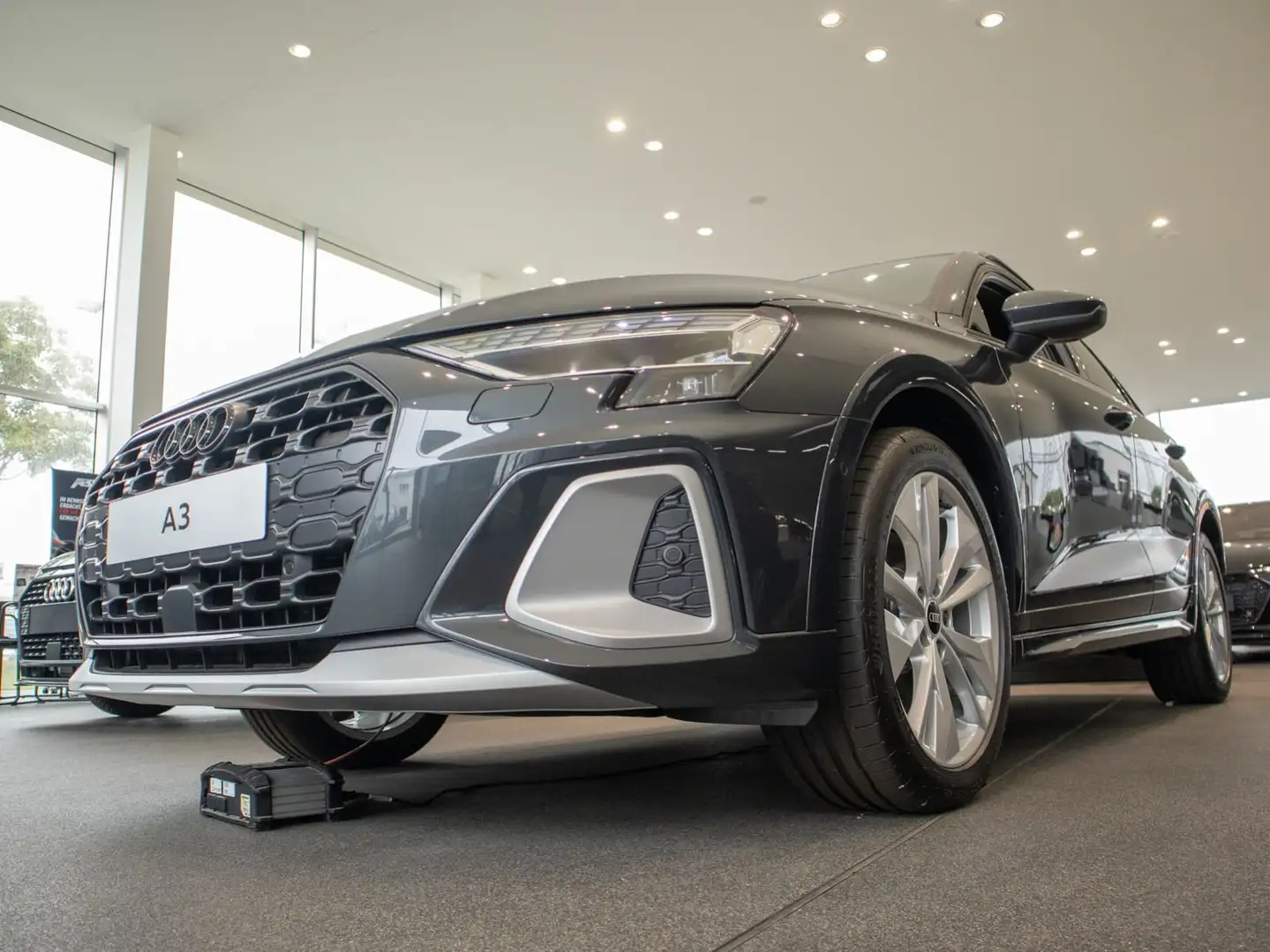 Audi A3 35 TFSI S tronic*AHZV*ACC*RFK*LED* Grau - 2