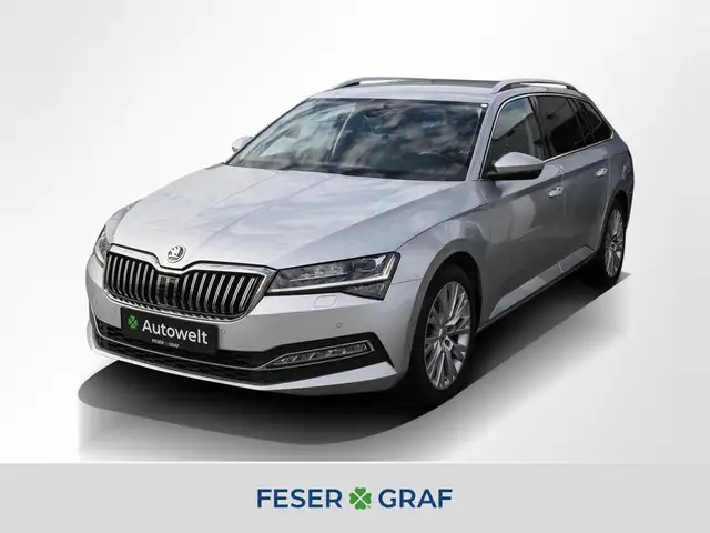 Skoda Superb Combi 2.0 TDI Style AHK Matrix Navi RüKa