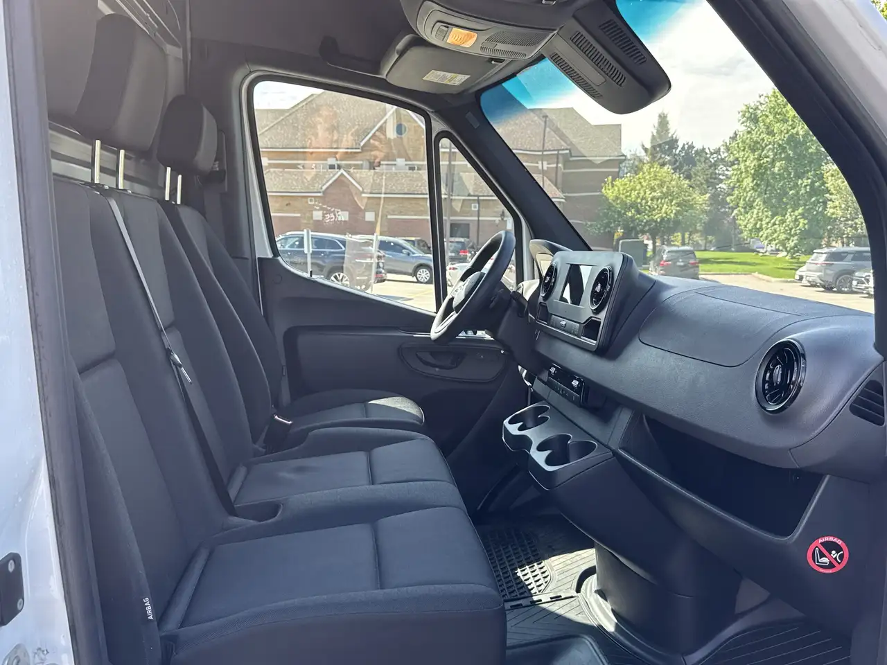 Mercedes-Benz Sprinter снимка Mercedes-Benz Sprinter
