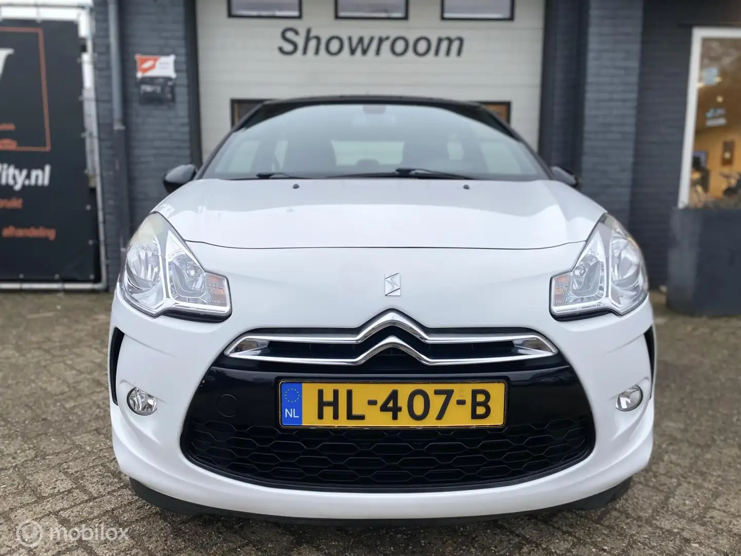 Citroen DS3 1.2 VTi So Chic *AIRCO*LM VELGEN*NIEUWE APK* Weiß - 2