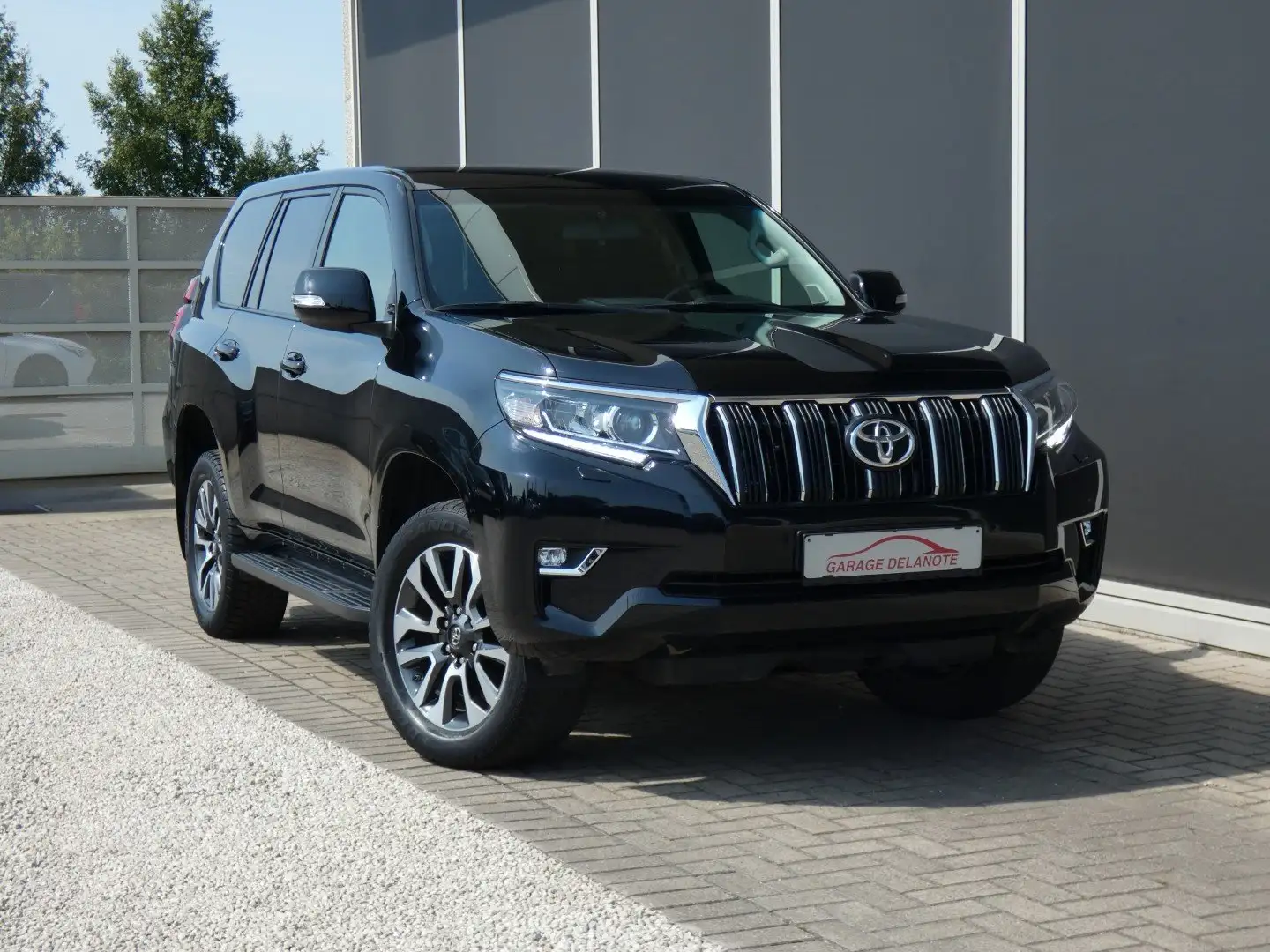 Toyota Land Cruiser 2.8 D4D AUTOMAAT *49579+BTW* LEDER +Lichte vracht Zwart - 1