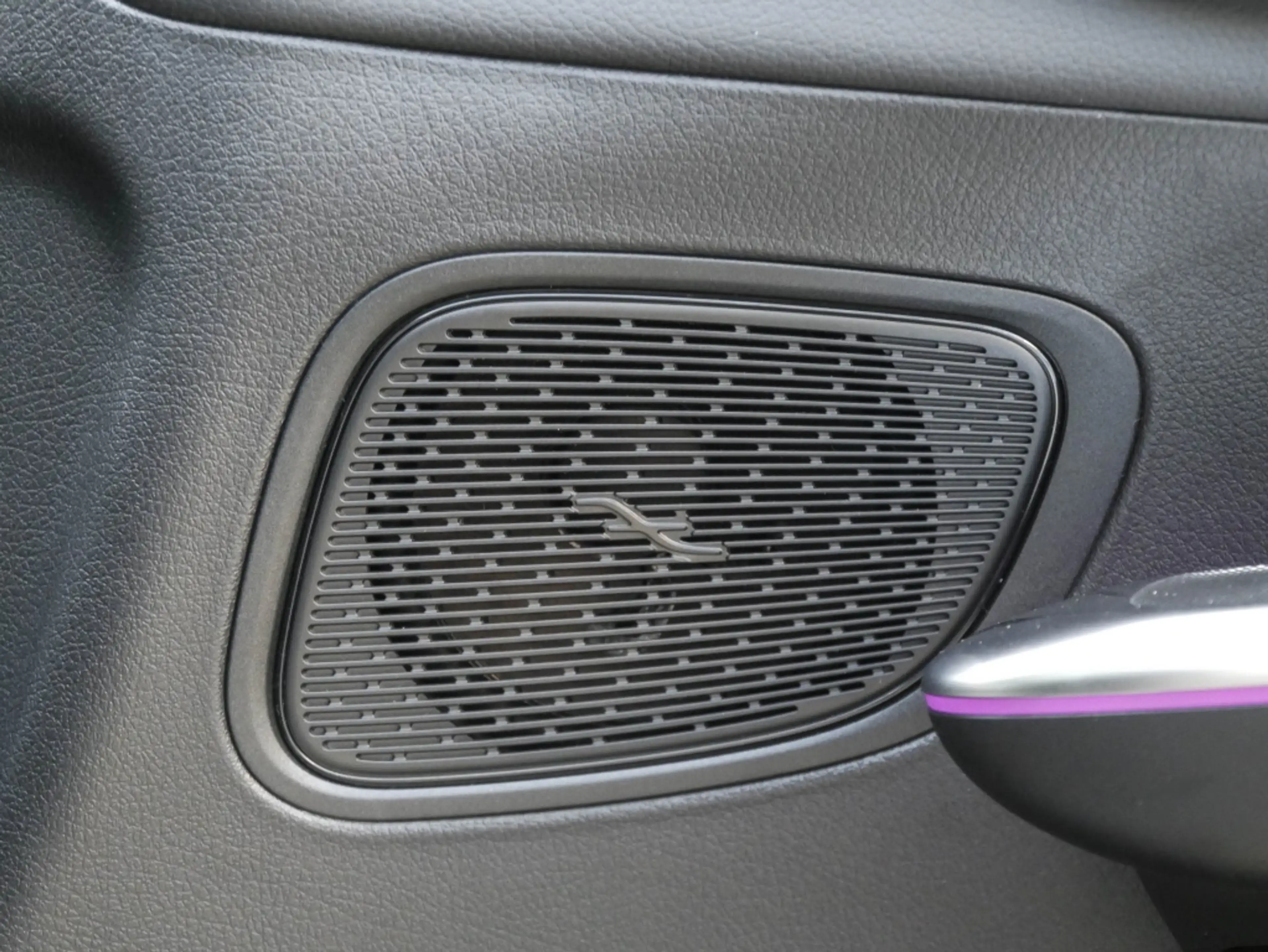 Mercedes-Benz GLC 200 4M Cp AMG-Sport/Pano/AHK/360/Night/Memo — photo 12