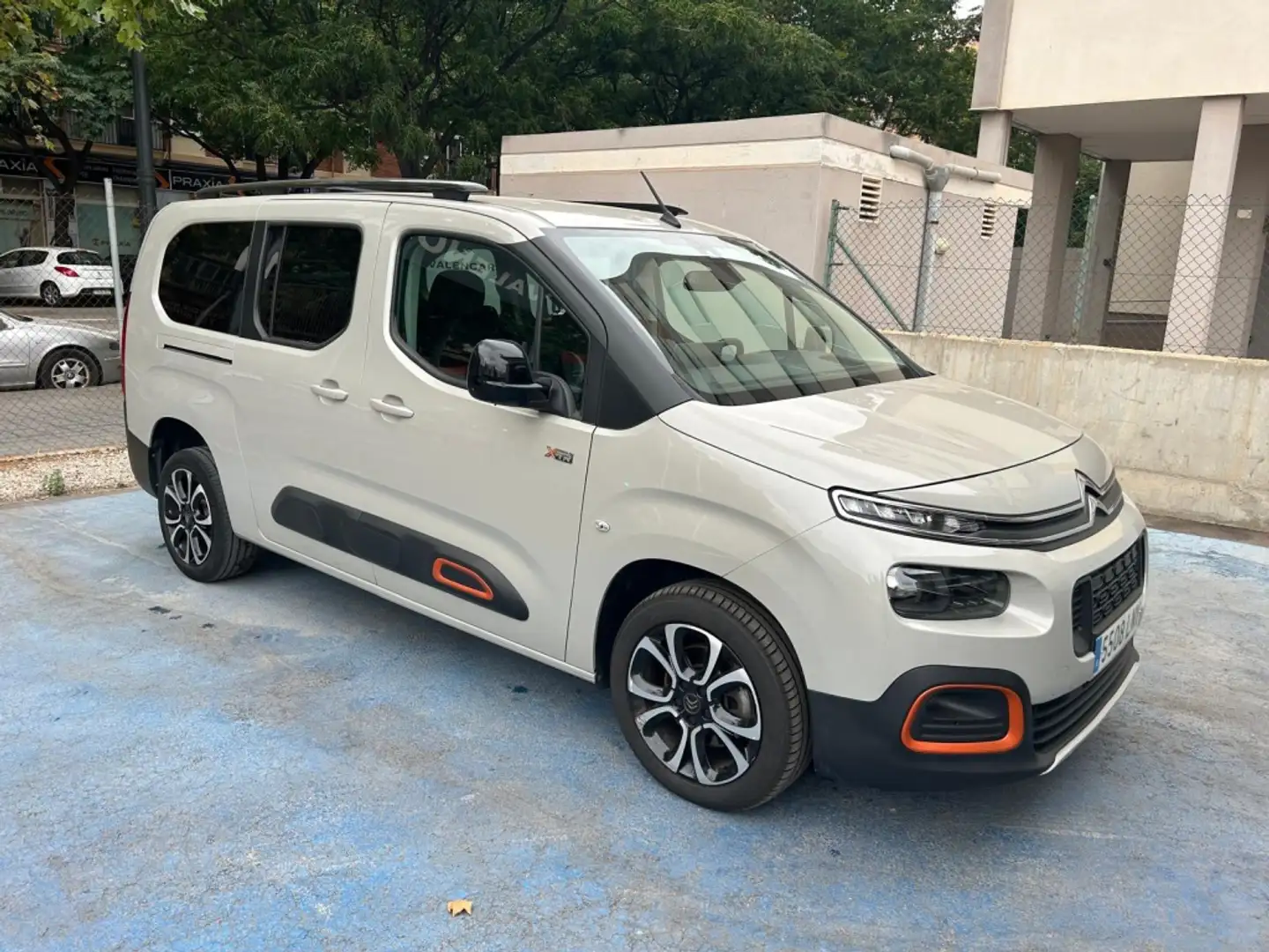 Citroen Berlingo BlueHDi S&S Talla XL Shine 7pl 100 Beige - 1