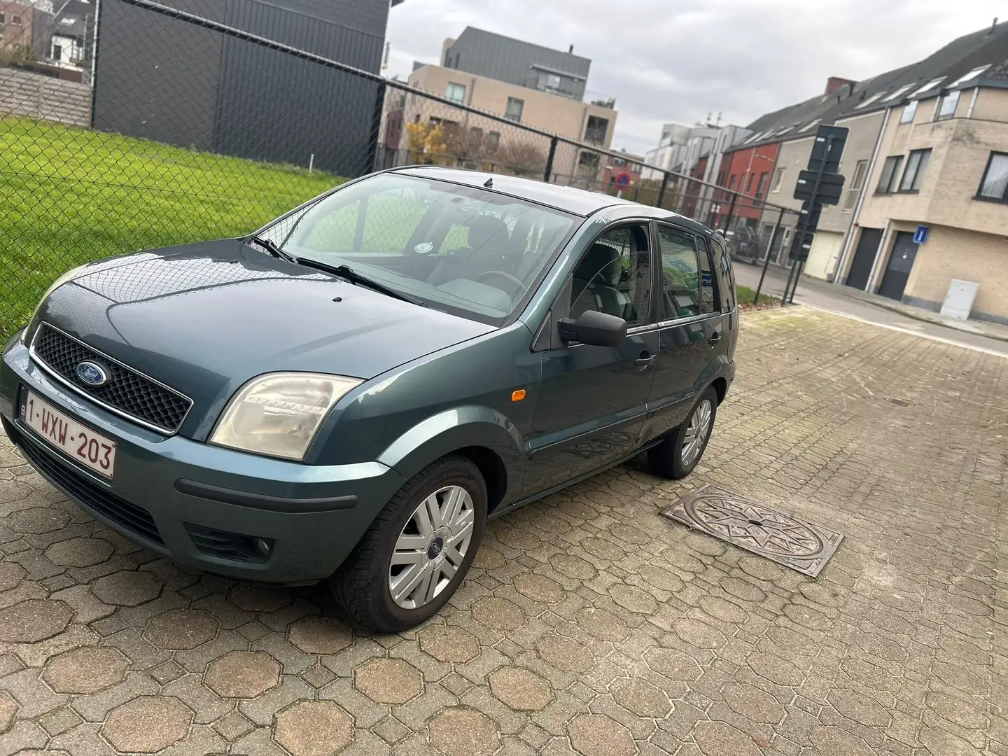 Ford Fusion Automaat/ Benzine/ Airco - 1