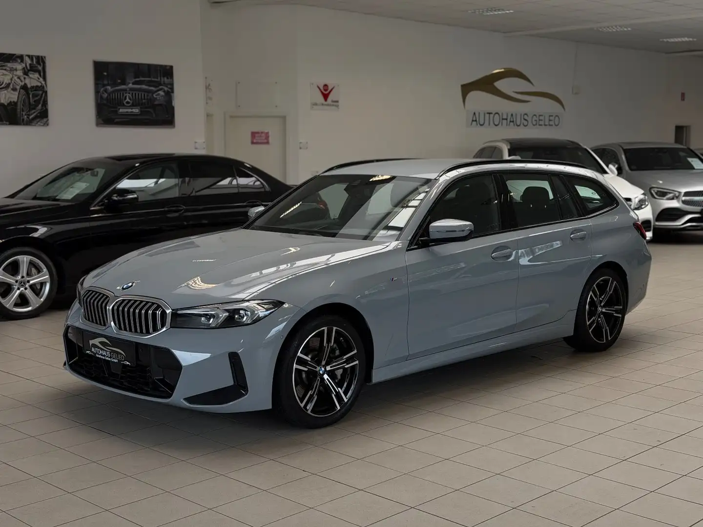 BMW 330 i / Touring / xDrive / M Sport / LED / Grau - 1