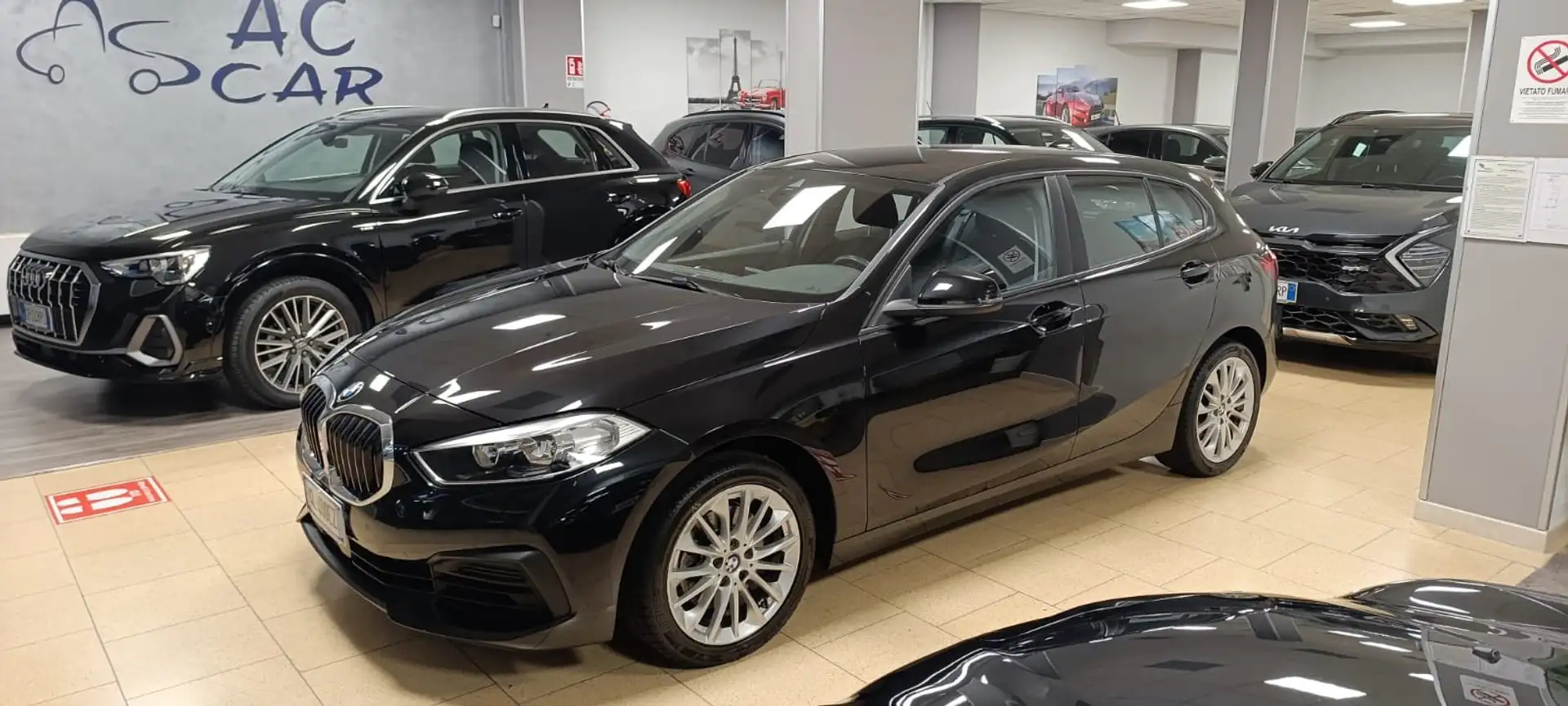 BMW 118 Serie 1 F40 118d Business Advantage Noir - 1
