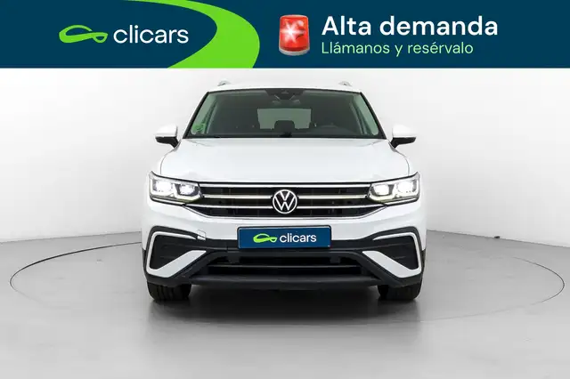 Volkswagen Tiguan Allspace view 2