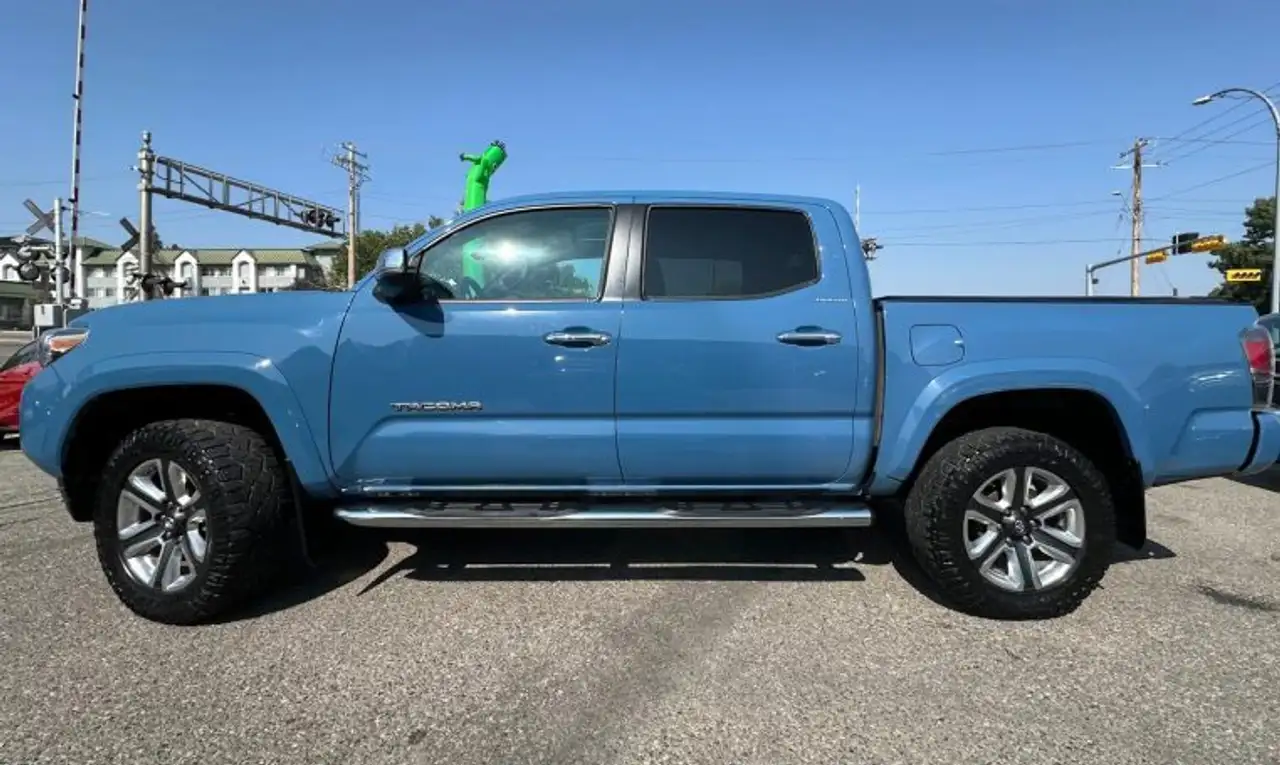 Toyota Tacoma снимка Toyota Tacoma