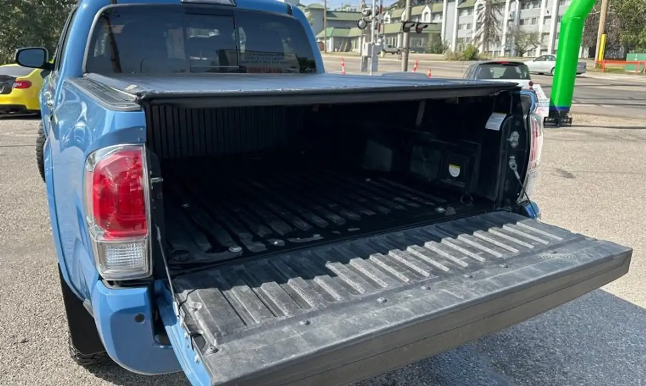 Toyota Tacoma снимка Toyota Tacoma
