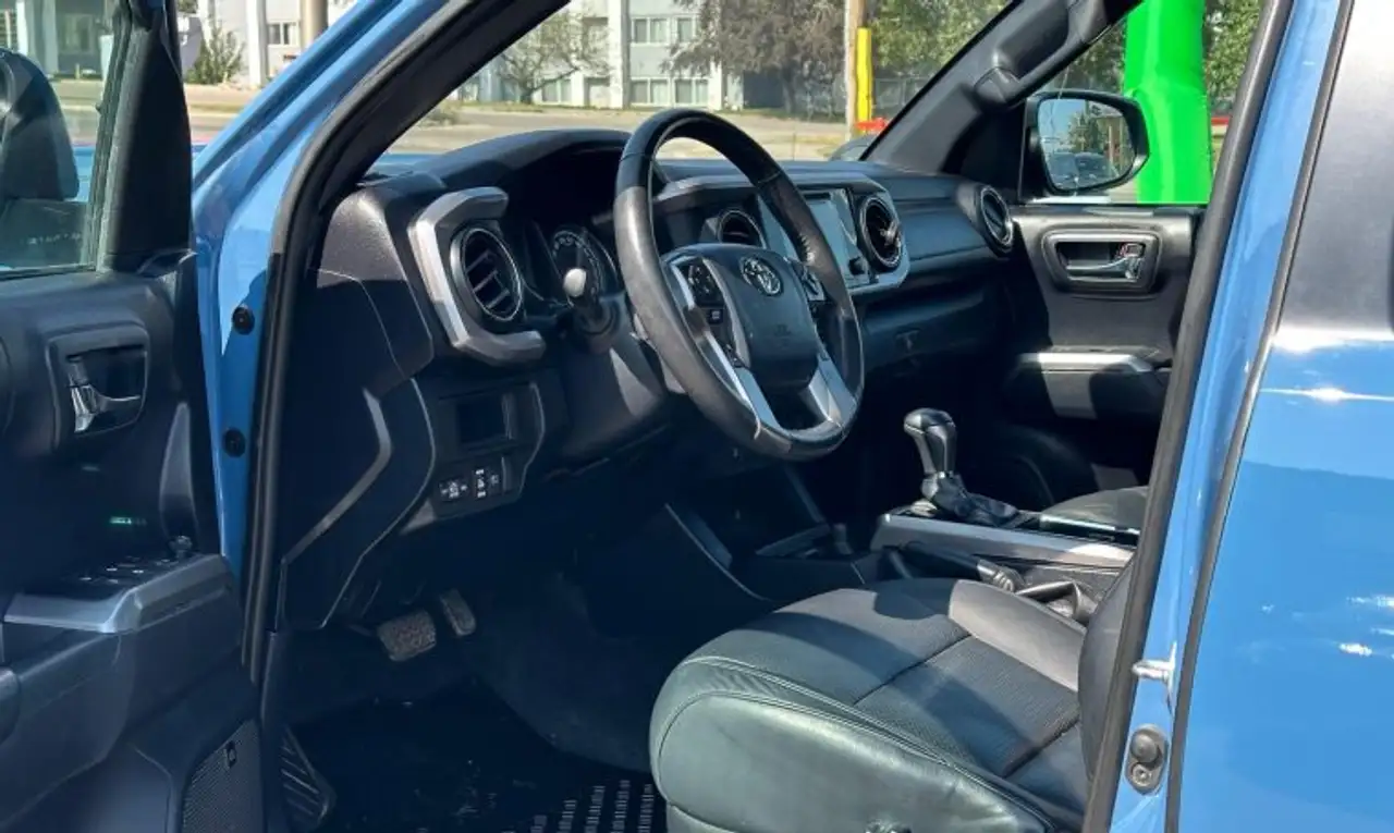 Toyota Tacoma снимка Toyota Tacoma