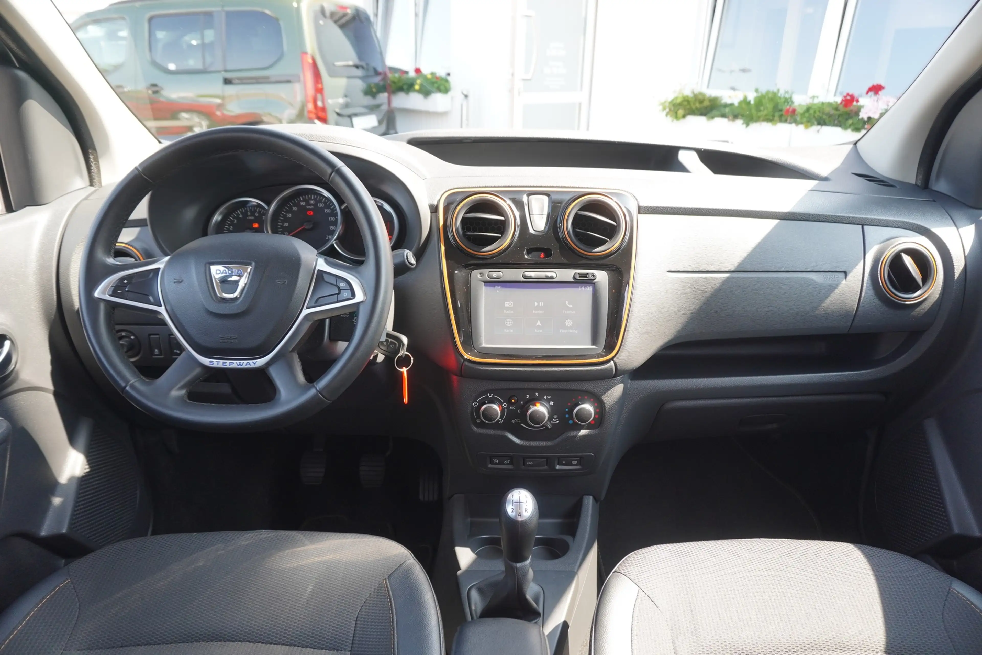 Dacia Dokker 1.6 SCe Klima Navi PDC Tempomat — photo 14