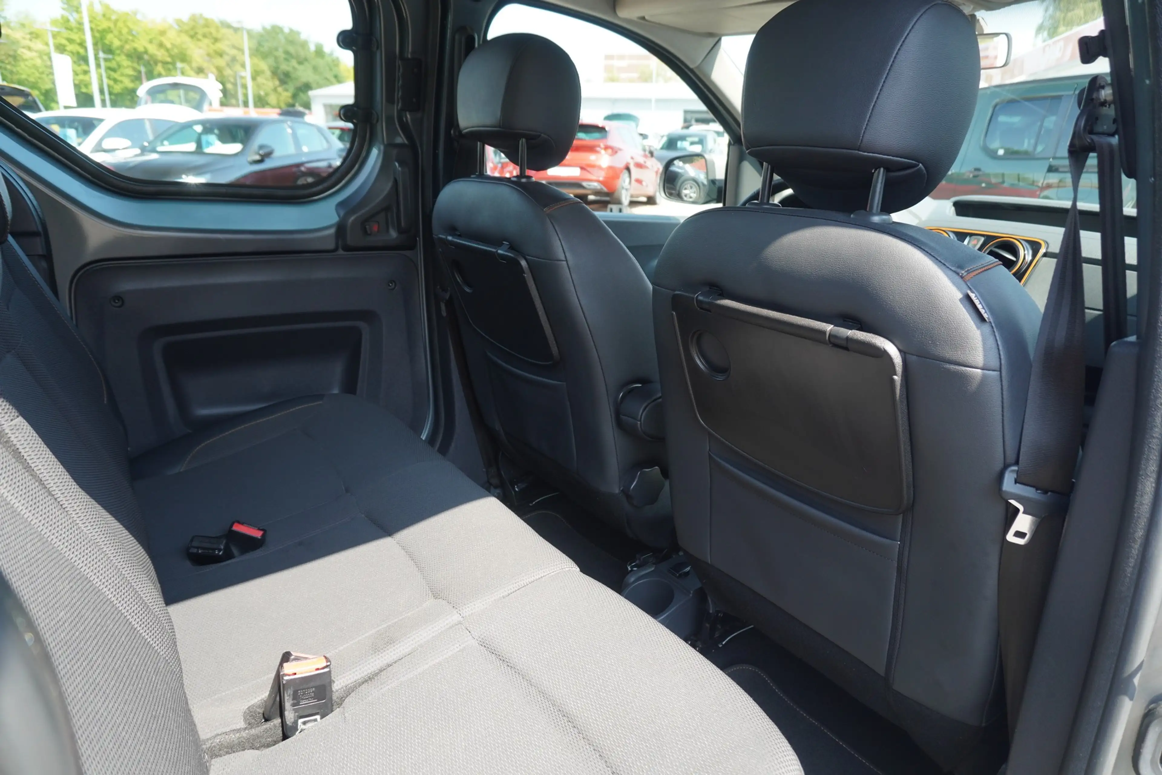 Dacia Dokker 1.6 SCe Klima Navi PDC Tempomat — photo 12