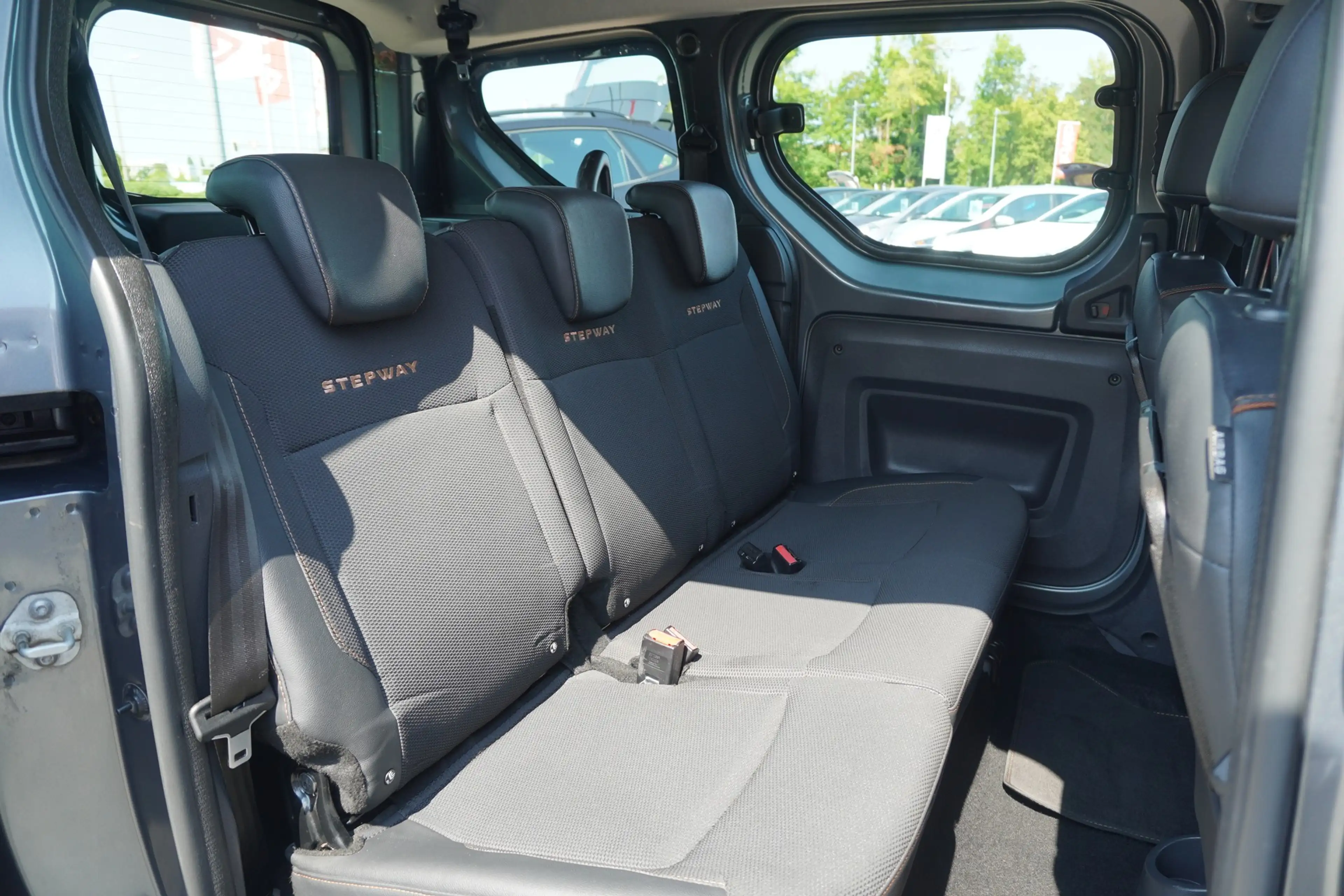 Dacia Dokker 1.6 SCe Klima Navi PDC Tempomat — photo 11