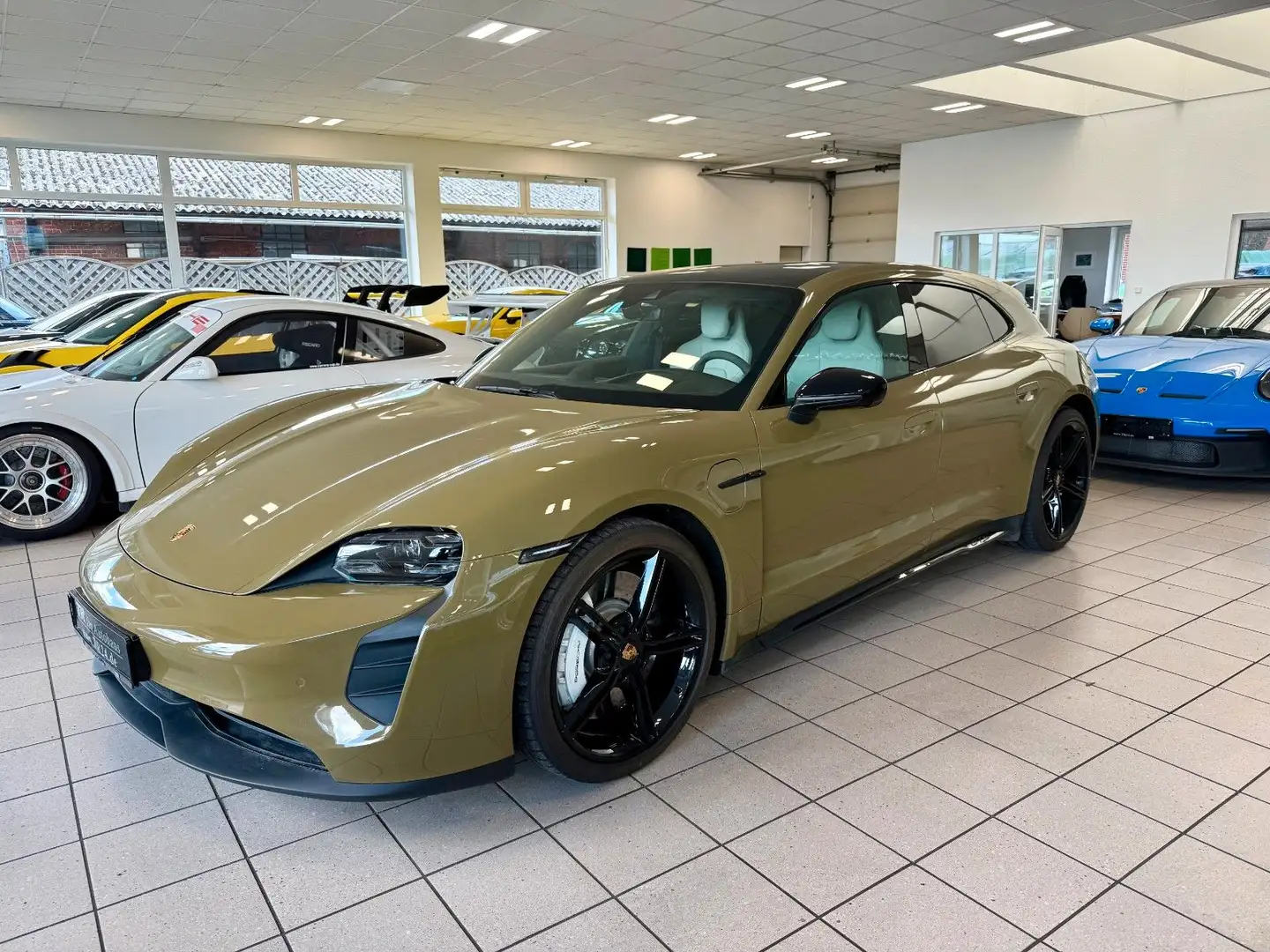 Porsche Taycan Sport Turismo GTS Panorama/ACC/APPROVED Noir - 2