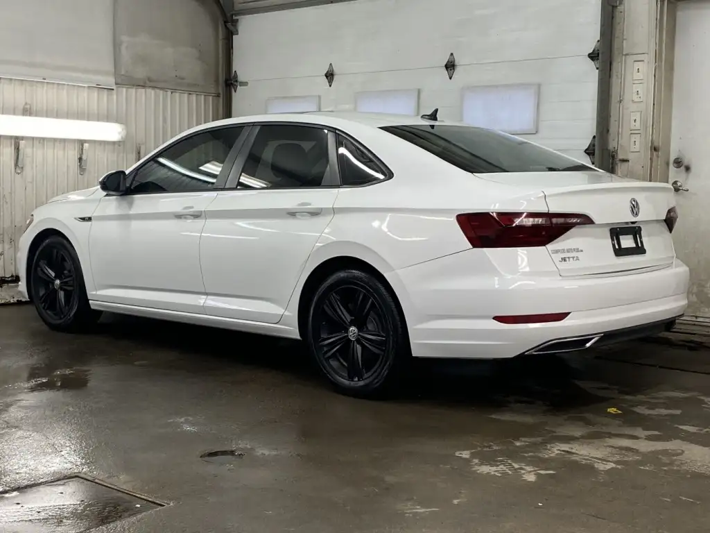 2021 Volkswagen Jetta Highline R-LINE, photo 3