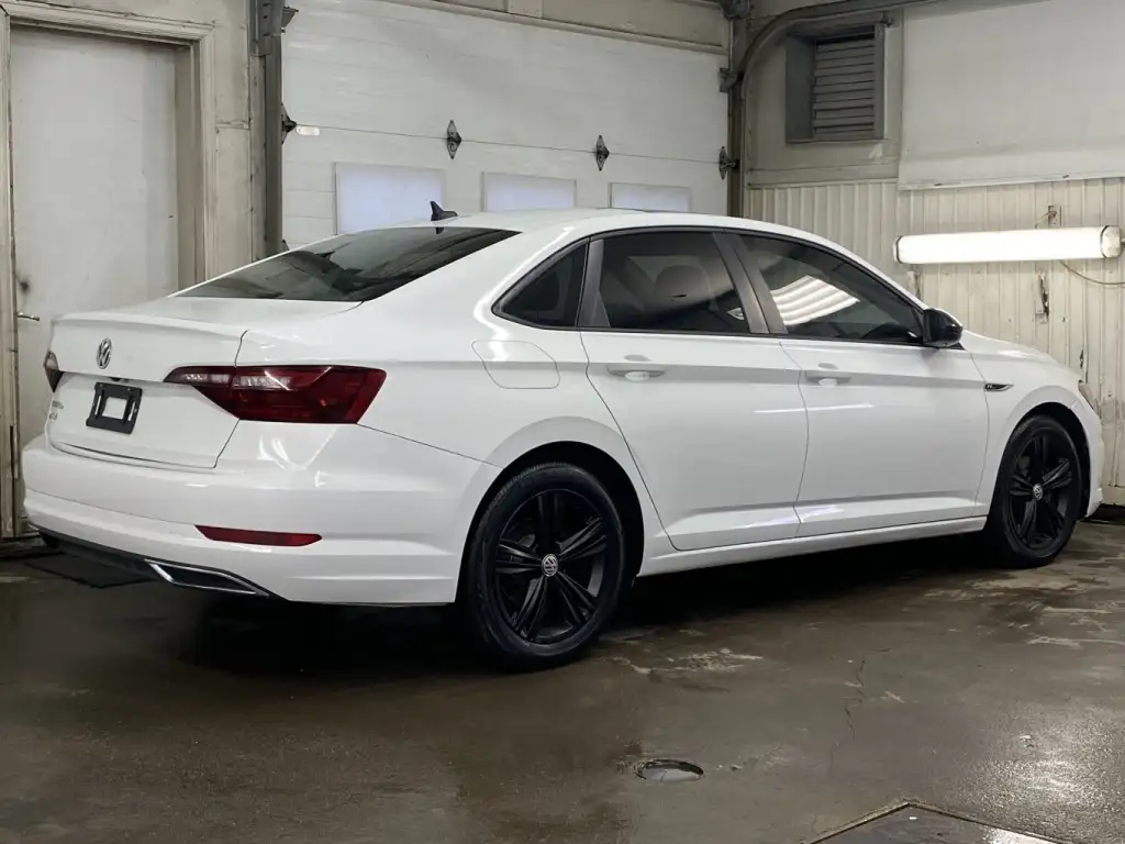 2021 Volkswagen Jetta Highline R-LINE, photo 4
