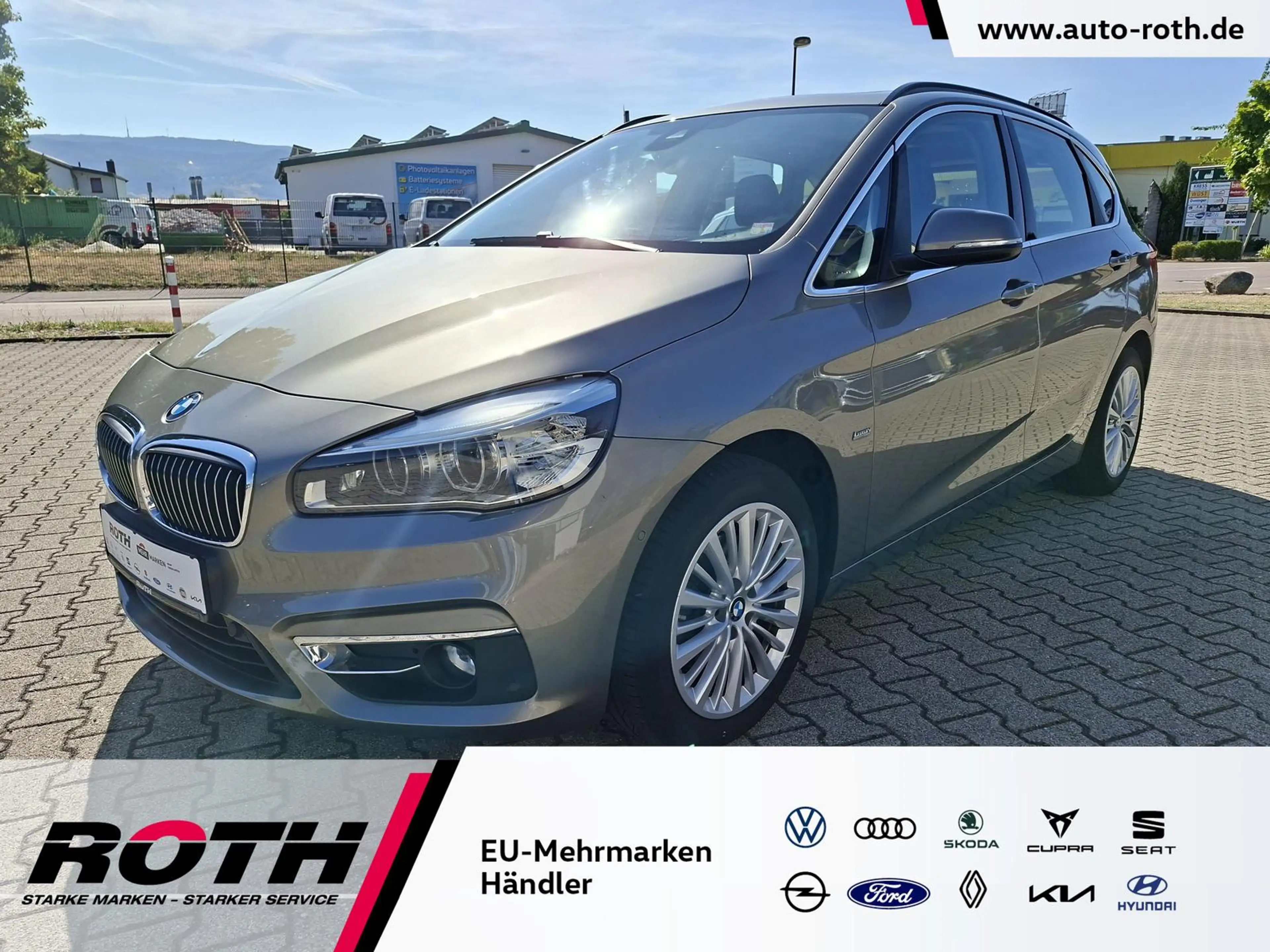 BMW 220 d xDrive Luxury Line *Navi*AHK*Pano*LED*PDC*