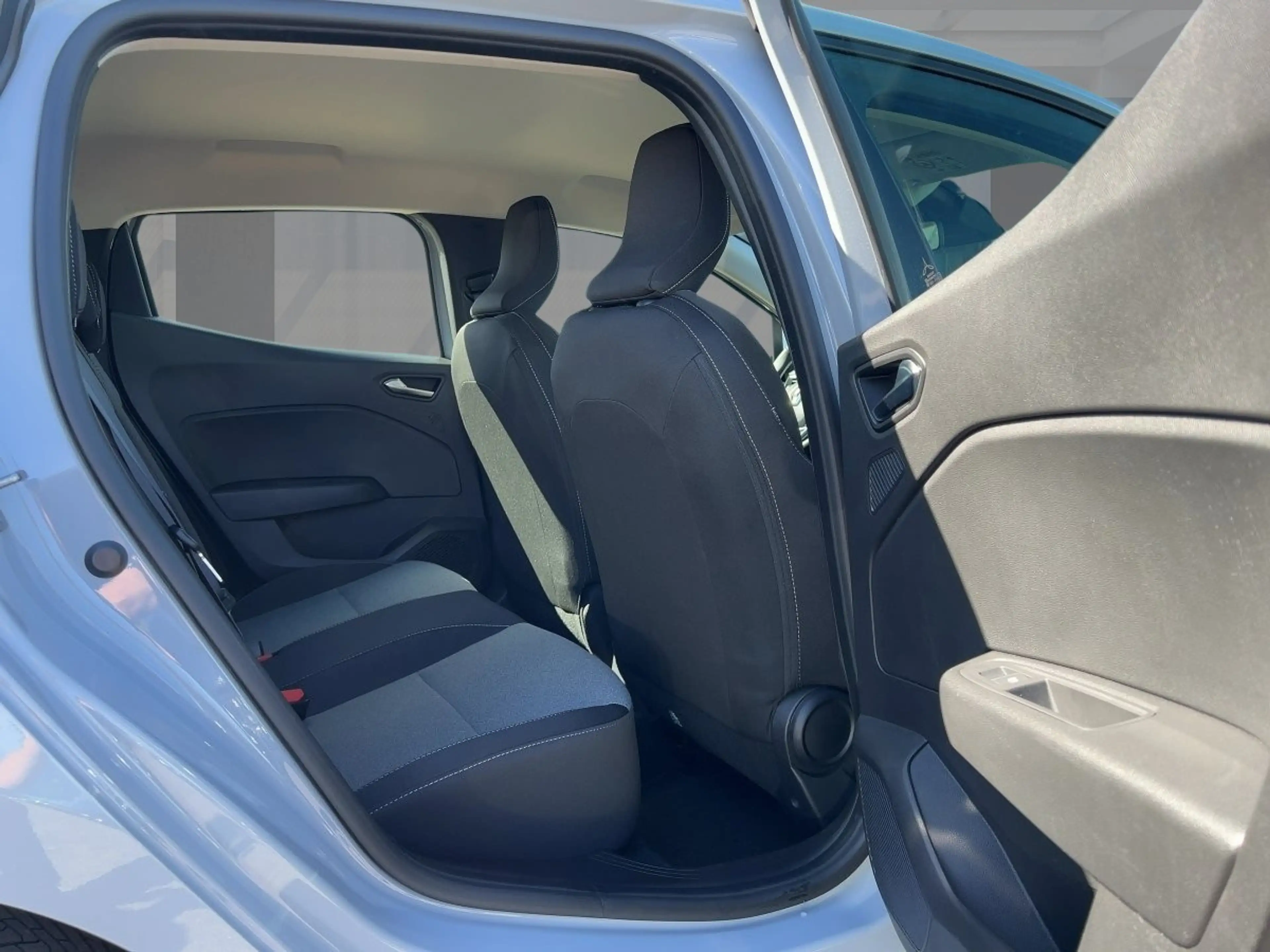 Renault Clio EVOLUTION TCe 90 SITZHEIZUNG — photo 9