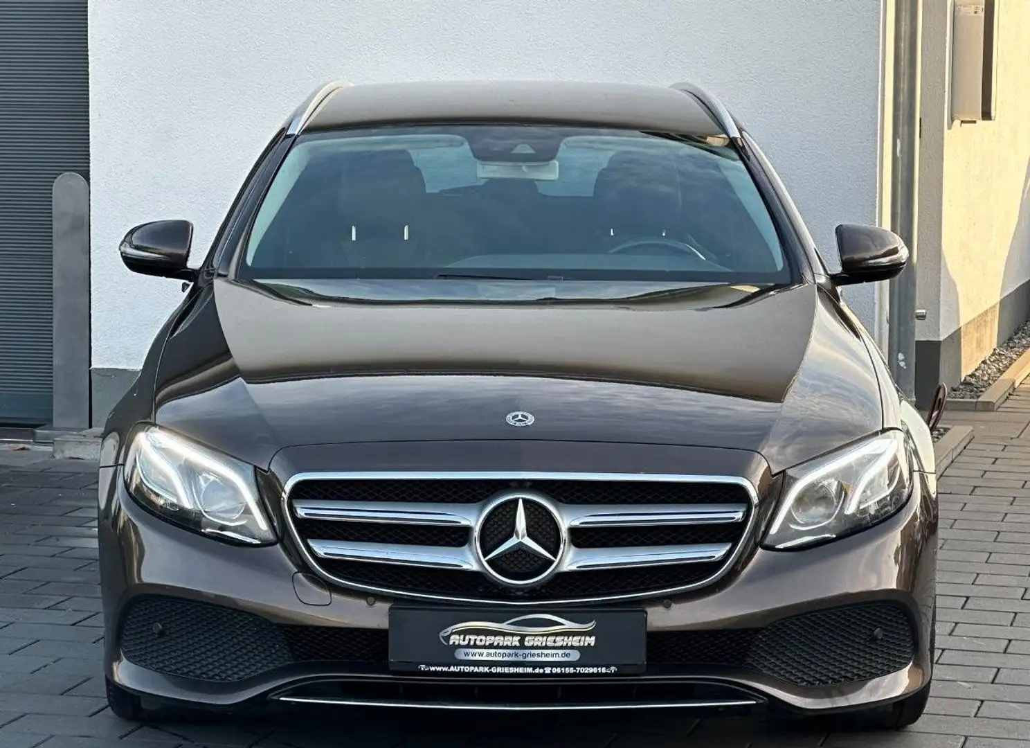 Mercedes-Benz E 220 d T*9G*AMG*2HD*NAVI*EUR6*KAMERA*T.LEDER Bruin - 2