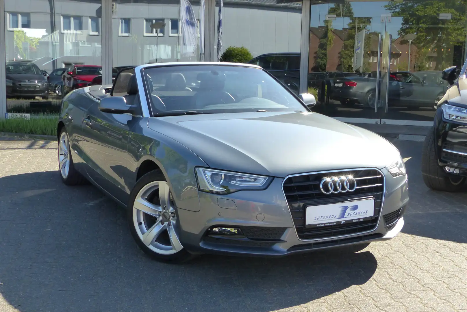 Audi A5 Cabriolet  TFSI Navi Leder Windschott Grau - 1