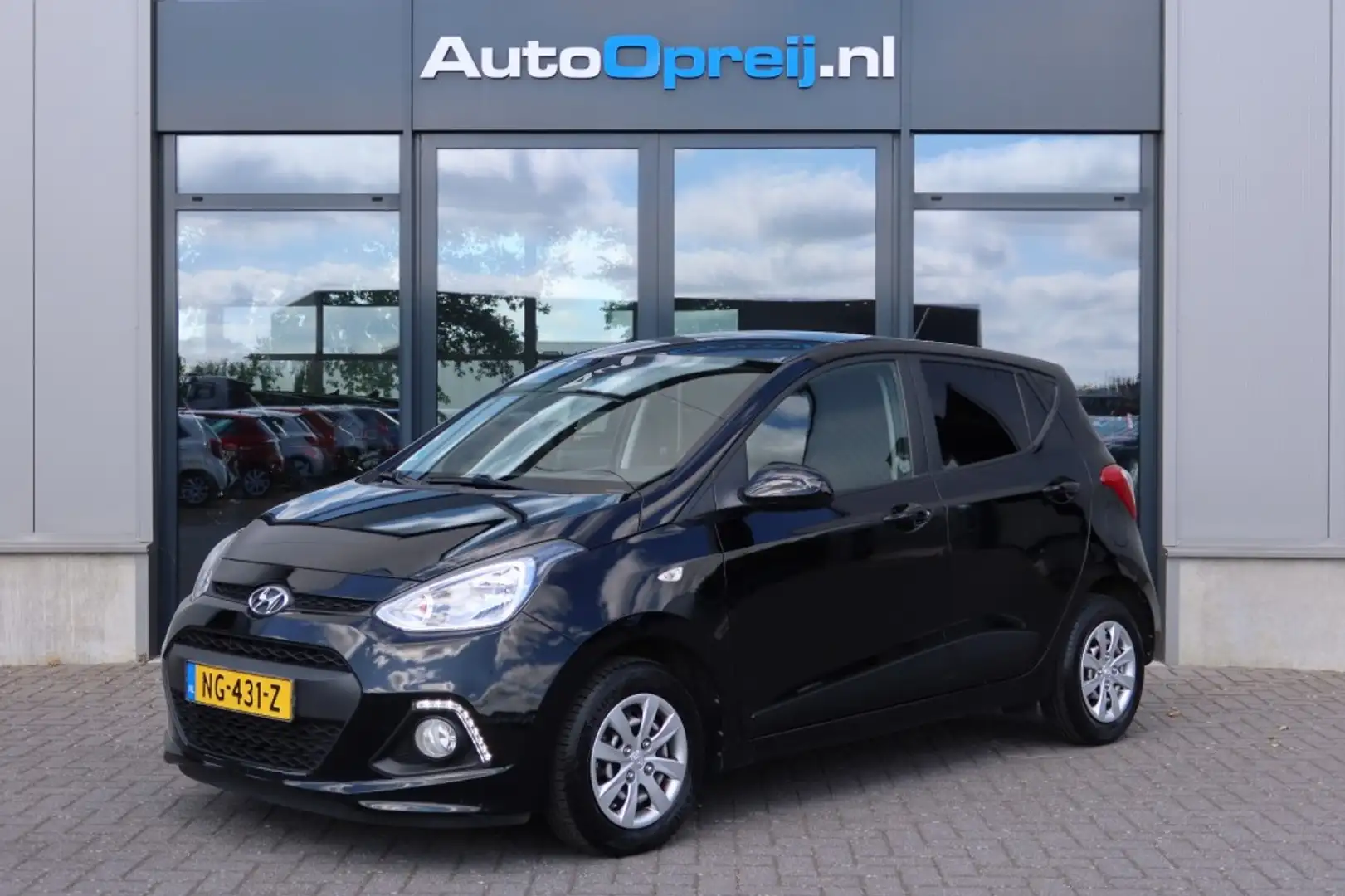 Hyundai i10 1.0i i-M. GO! Clima, NAVI, Cruise Zwart - 1
