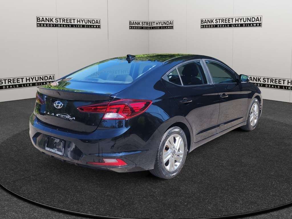 2020 Hyundai Elantra Preferred IVT — снимка 1