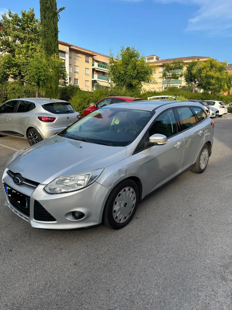 Ford Focus Focus SW 1.6 TDCi 105 ECOnetic Technology Trend Gris - 2