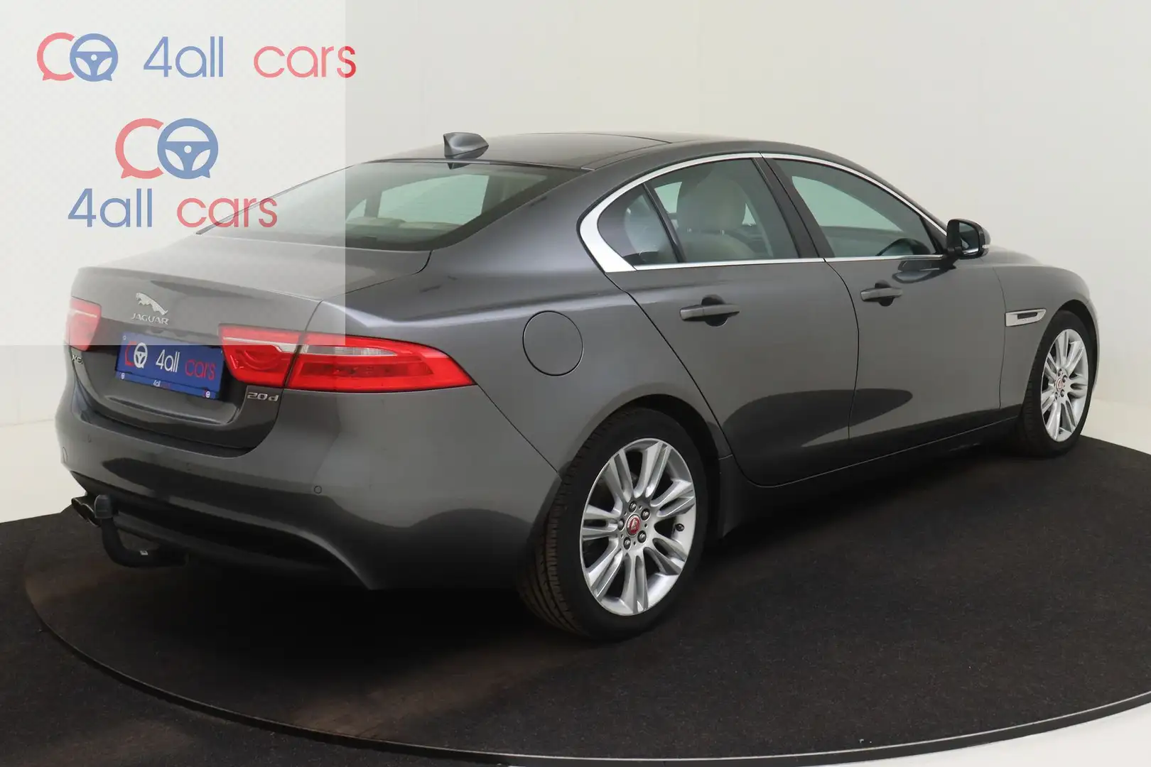 Jaguar XE 2842 Prestige Business Edition PanDak, Trekhaak, Grijs - 2