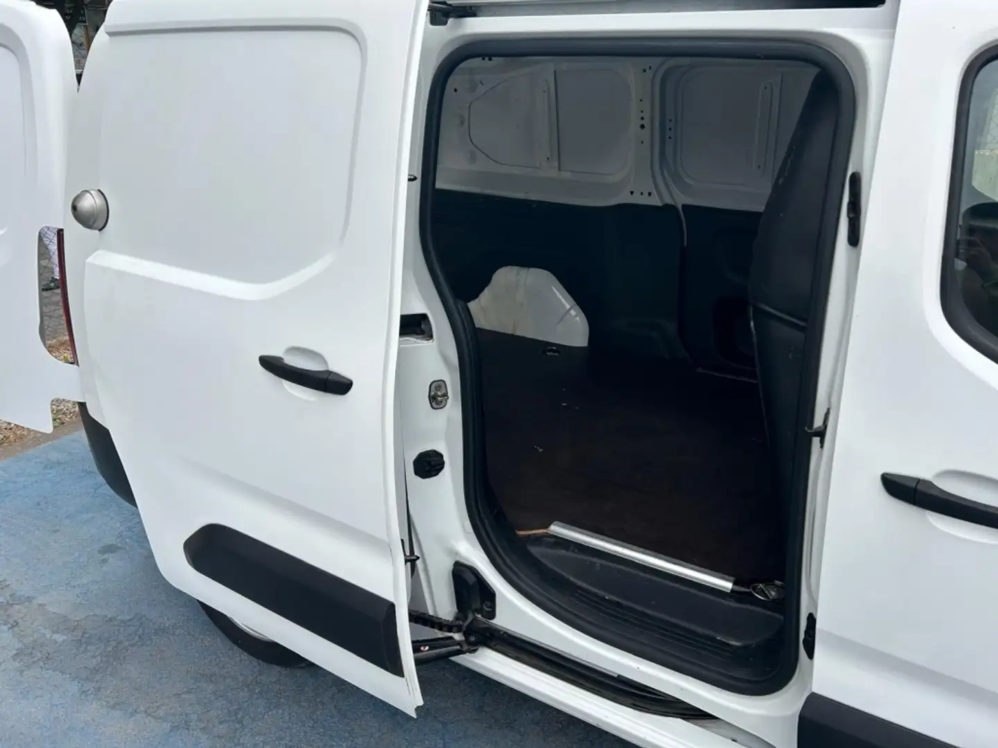Peugeot Partner 1.5BlueHDI S&S Premium Long 1000kg 100 Blanco - 2