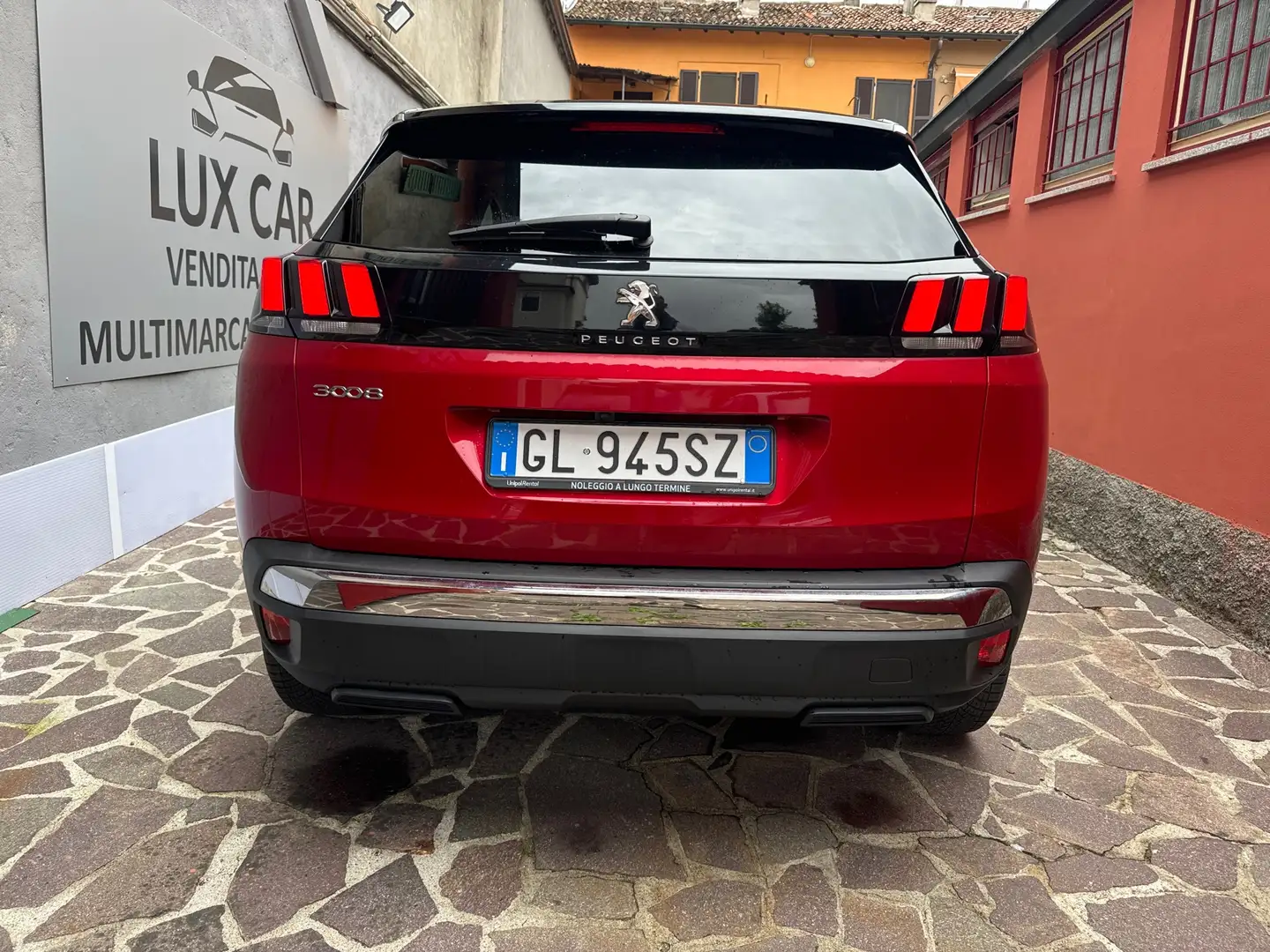 Peugeot 3008 1.5 bluehdi Allure Pack s&s 130cv Rojo - 2