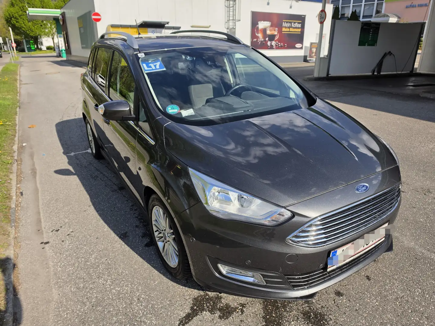 Ford Grand C-Max Titanium 1,0 EcoBoost Grau - 2