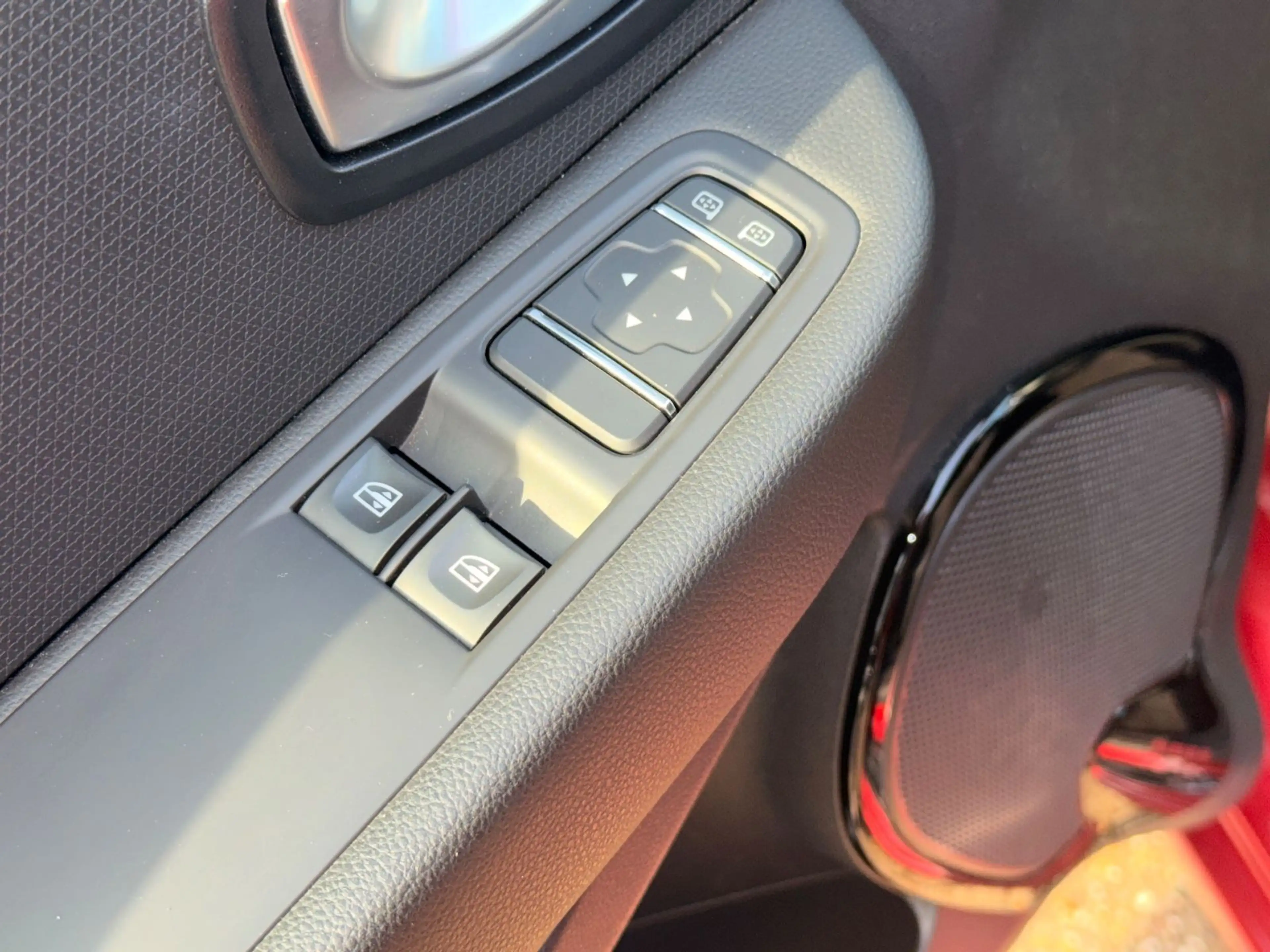 Renault Clio IV Limited — photo 12