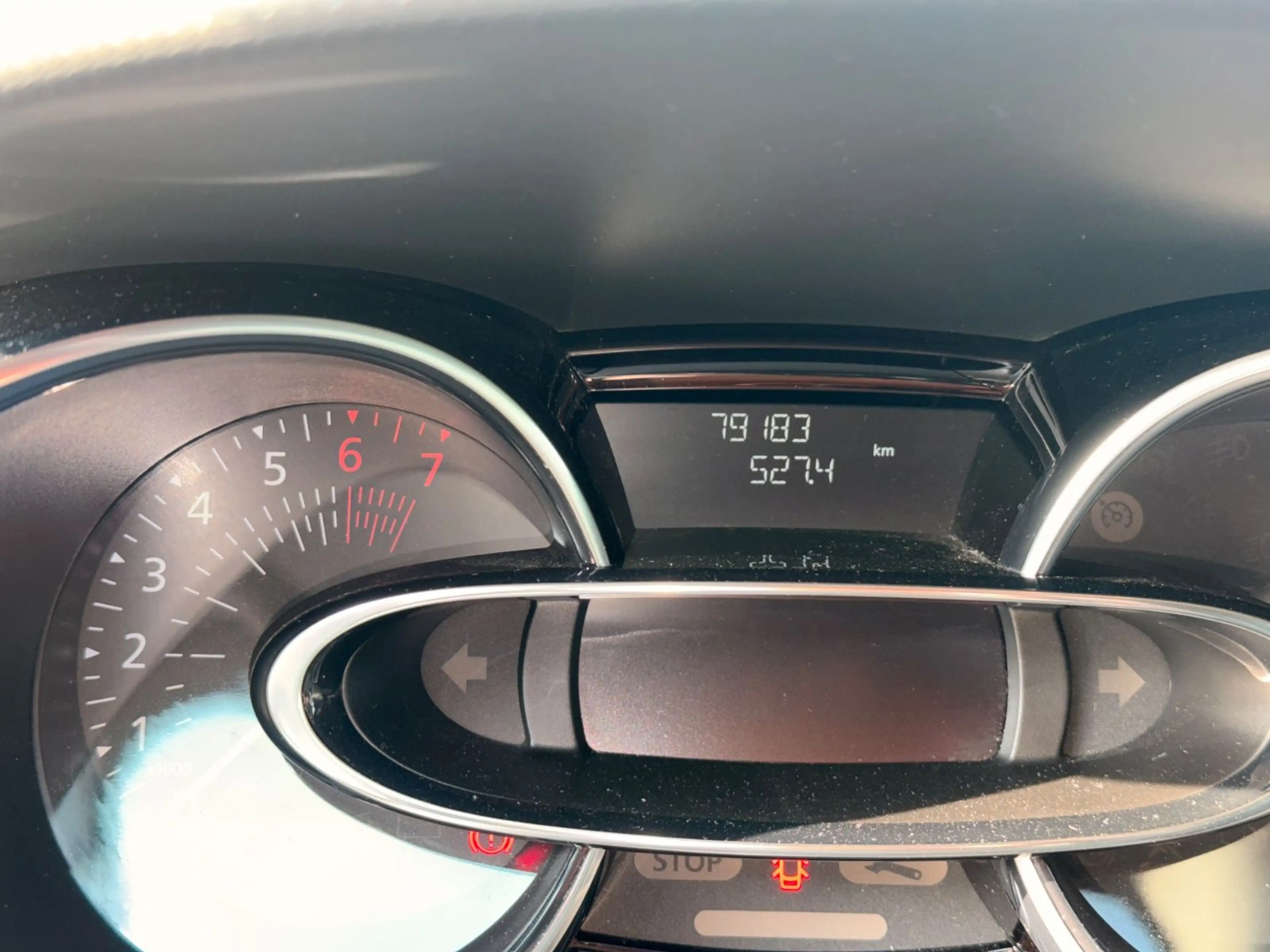 Renault Clio IV Limited — photo 13