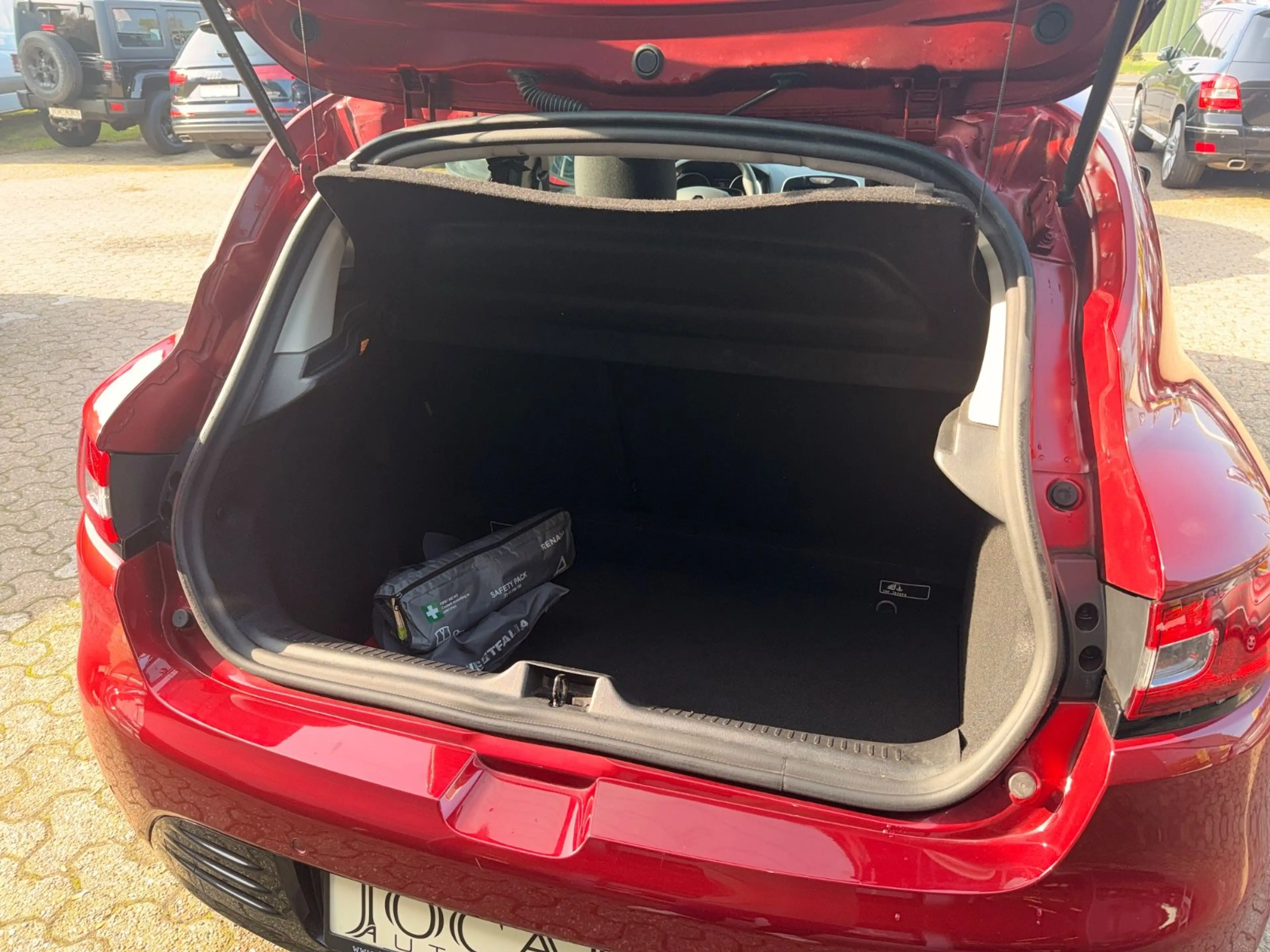 Renault Clio IV Limited — photo 11