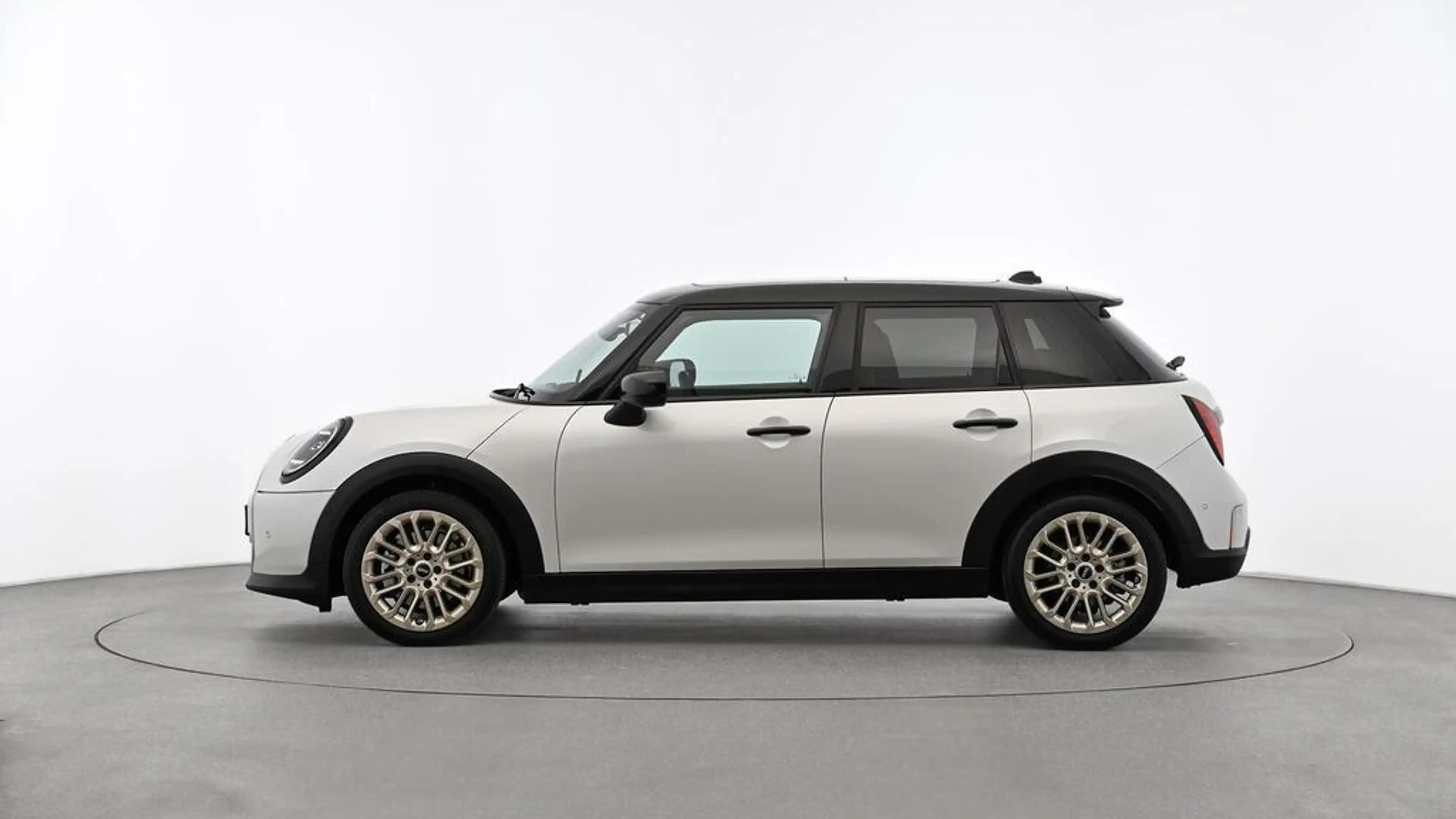 MINI Cooper C Favoured Trim — photo 2