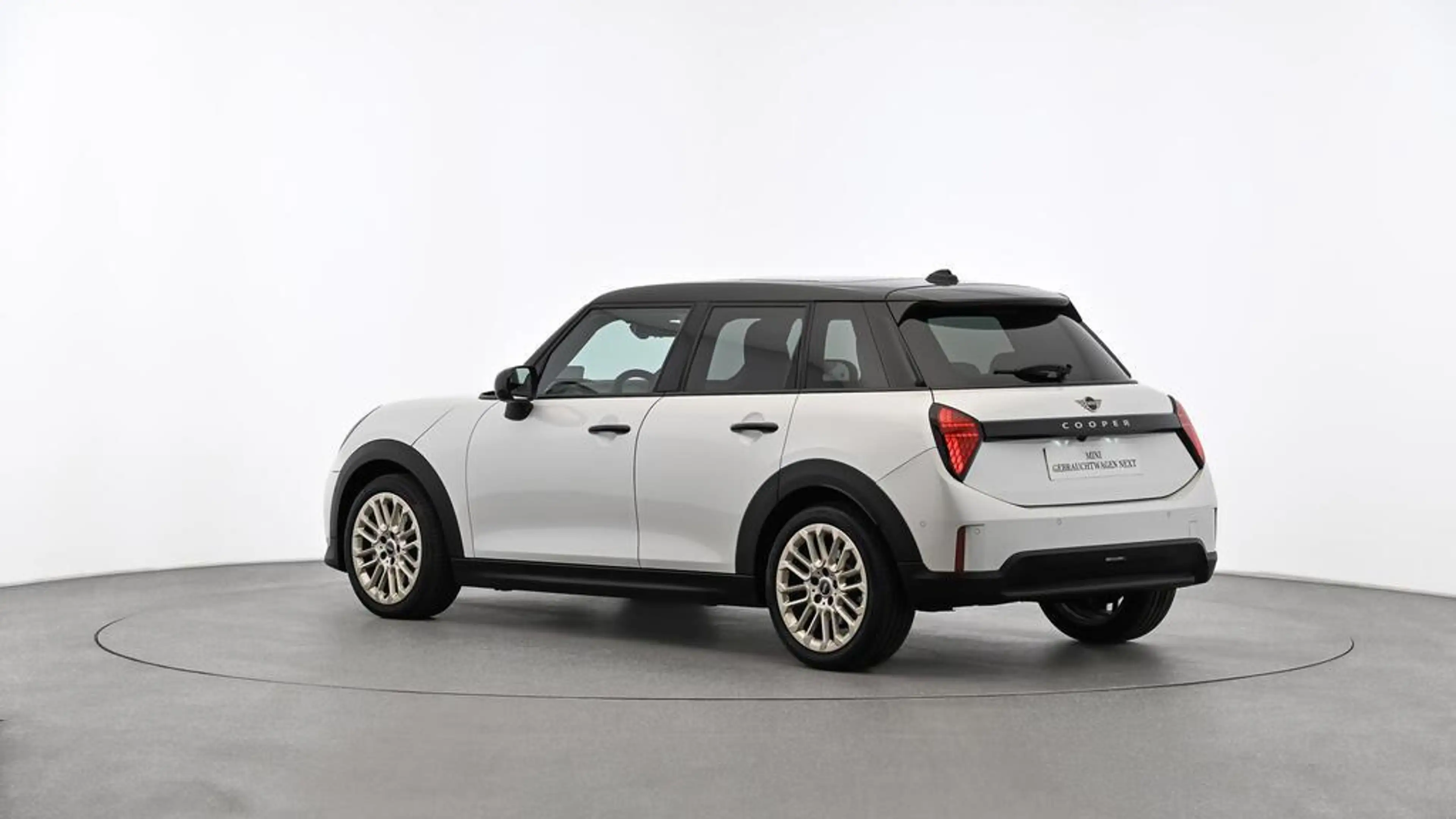 MINI Cooper C Favoured Trim — photo 7