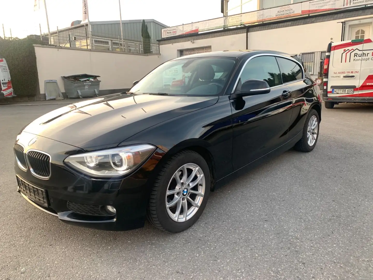 BMW 116 1 Lim. 3-trg. 116 d*Navi*Xenon*Klima*PDC*1 Hand Negro - 1