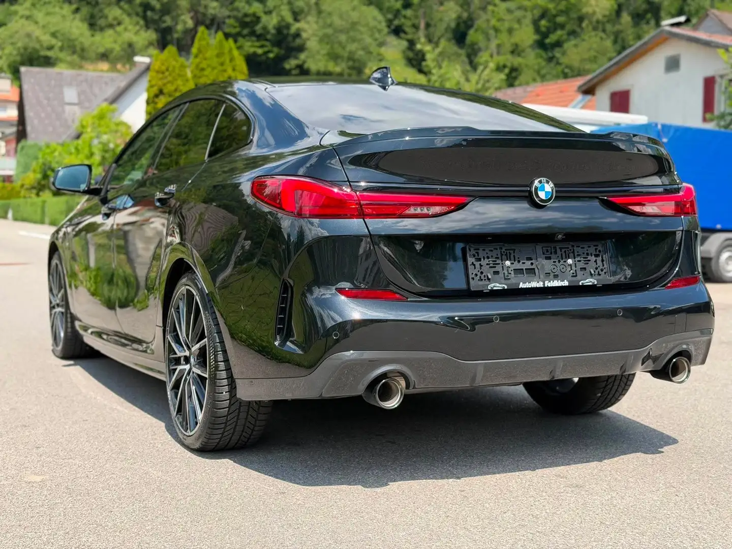 BMW 218 d M Sport PAKET *ALCANTARA *19 ZOLL *RFK *NAVI Schwarz - 2