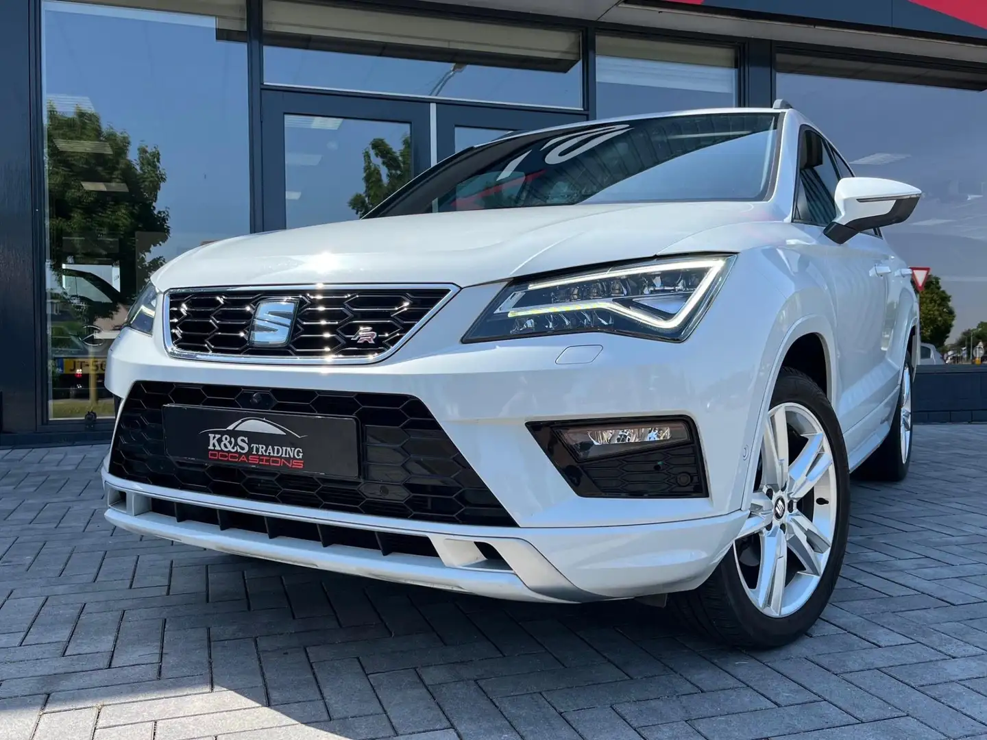 SEAT Ateca 1.5 TSI FR Beats/Apple Carplay/ 360 Camera Wit - 2